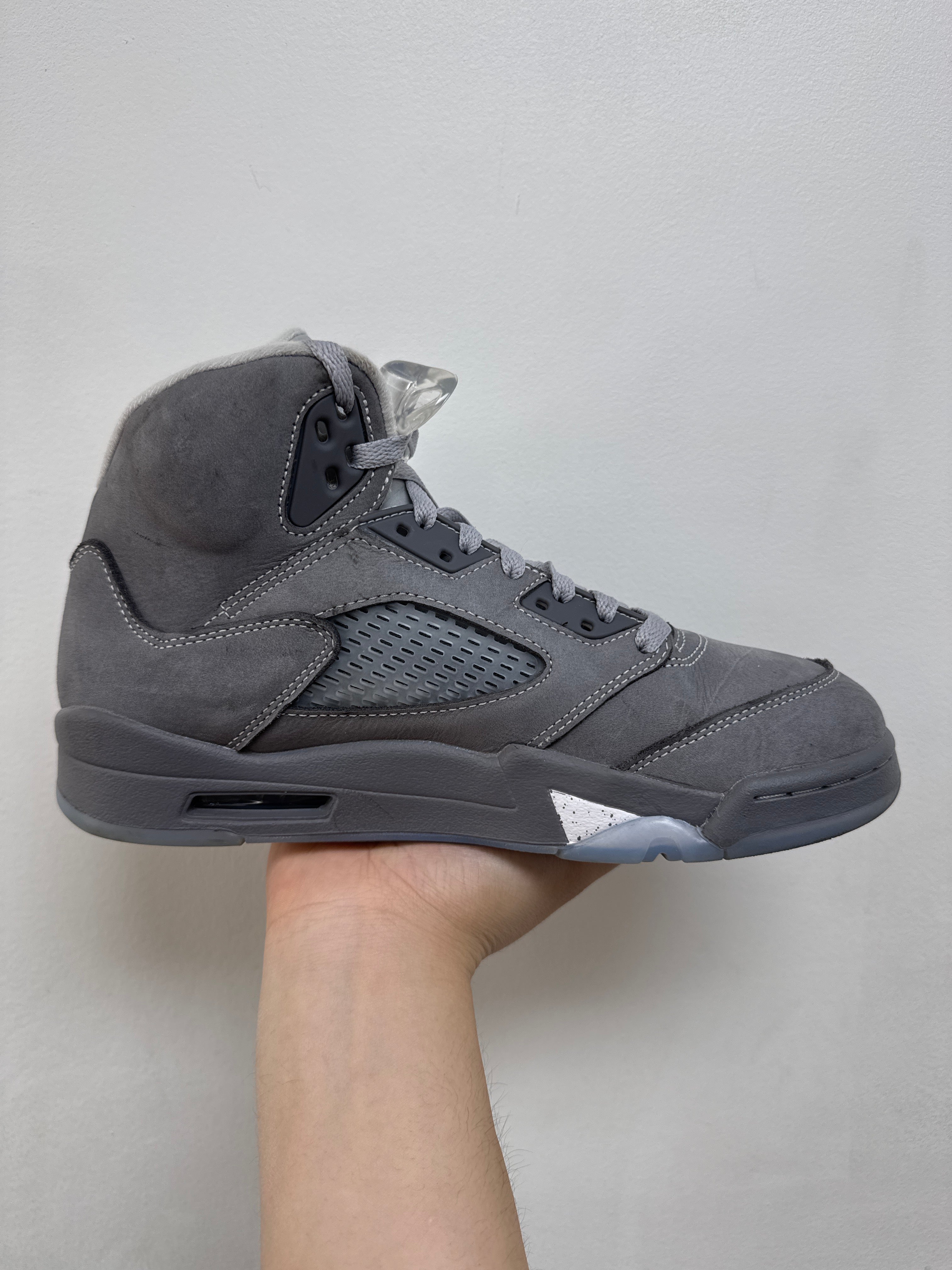Jordan 5 Wolf Grey Sneakers