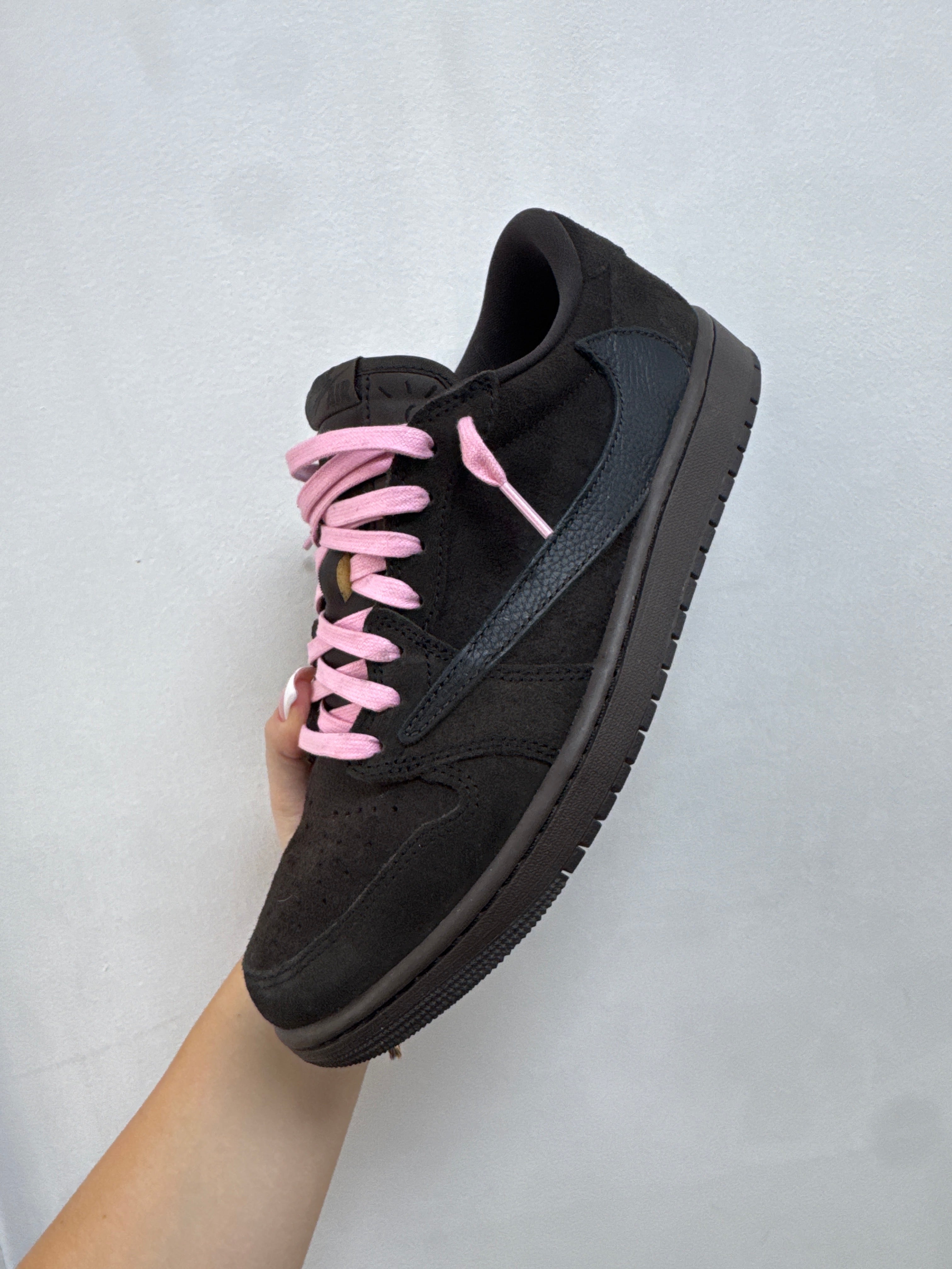 Jordan 1 Low Travis Scott Velvet Brown Sneakers