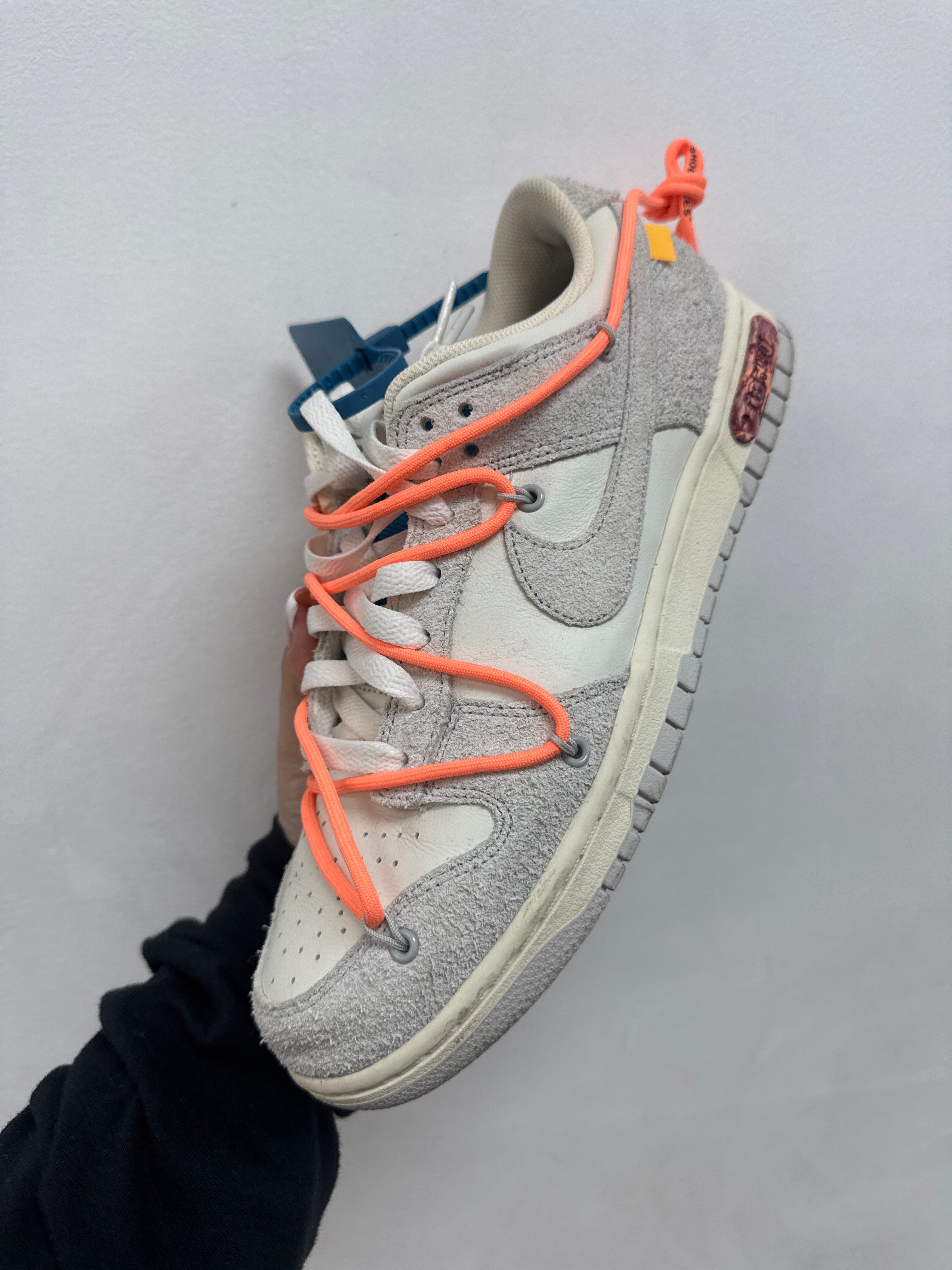 Nike x Off-White Dunk Low Lot 19 Sneakers