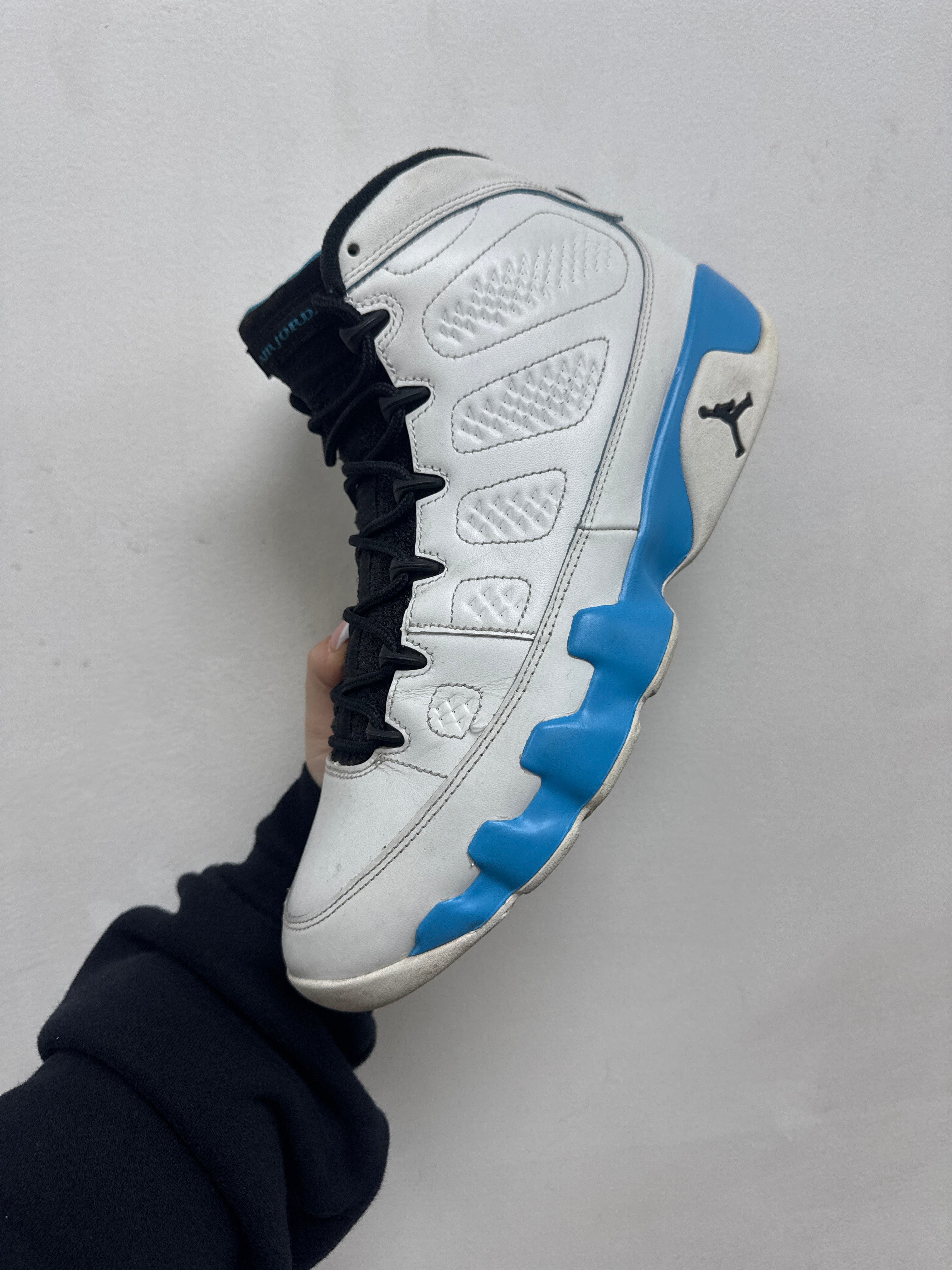 Nike Jordan 9 UNC Sneakers