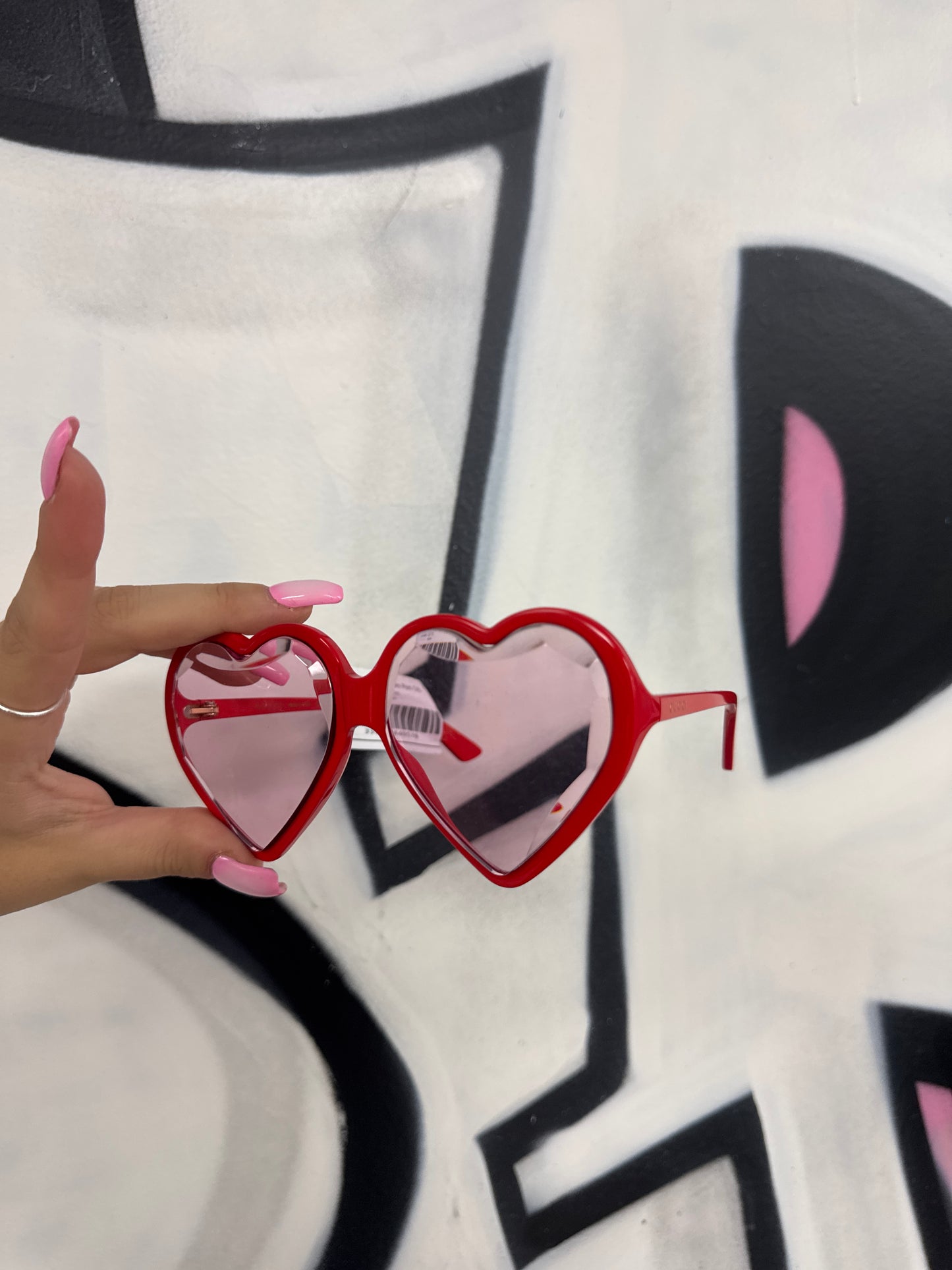 Gucci Heart Shades Red Used OS N/A