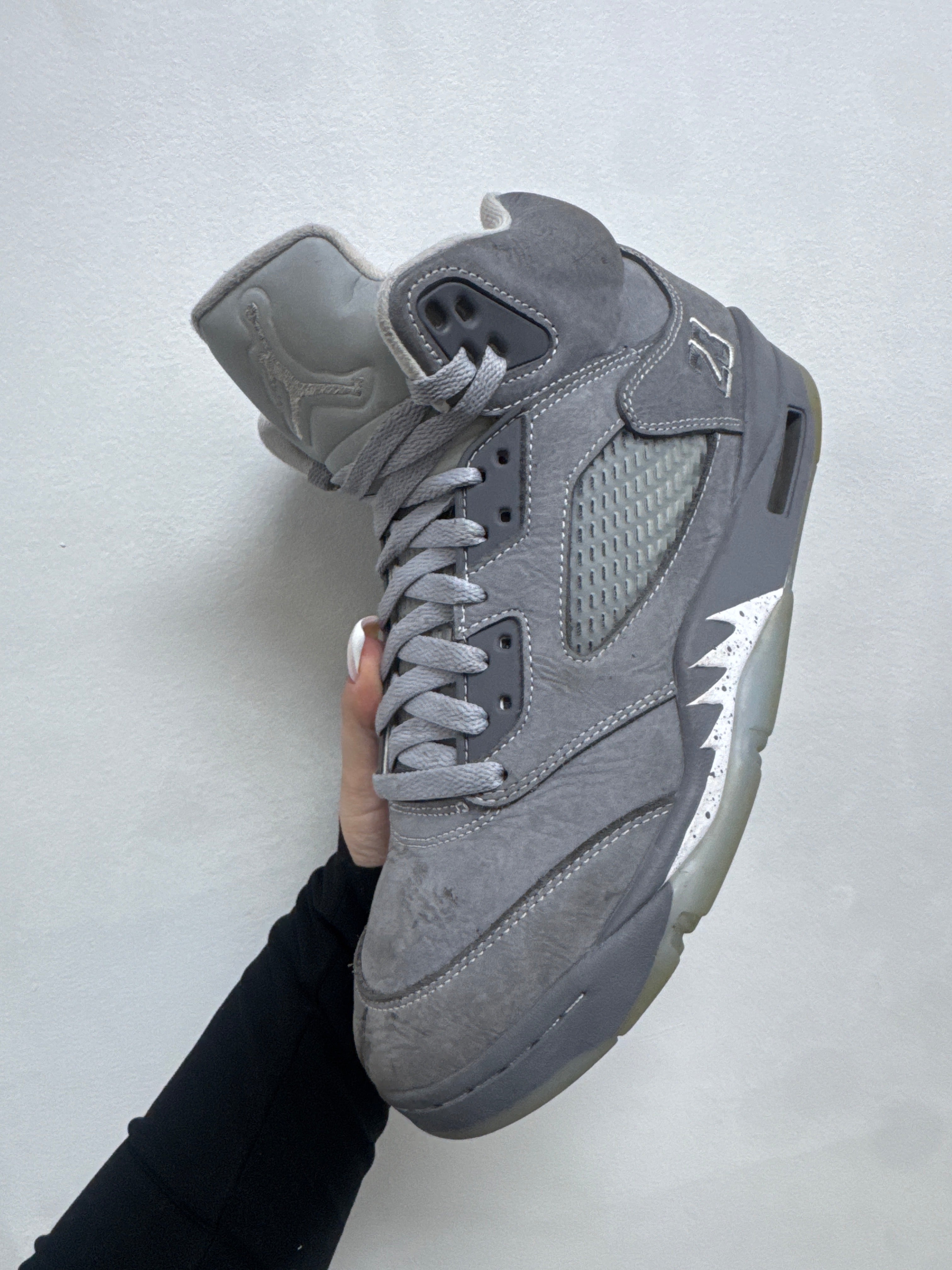 Jordan 5 Wolf Grey Sneakers