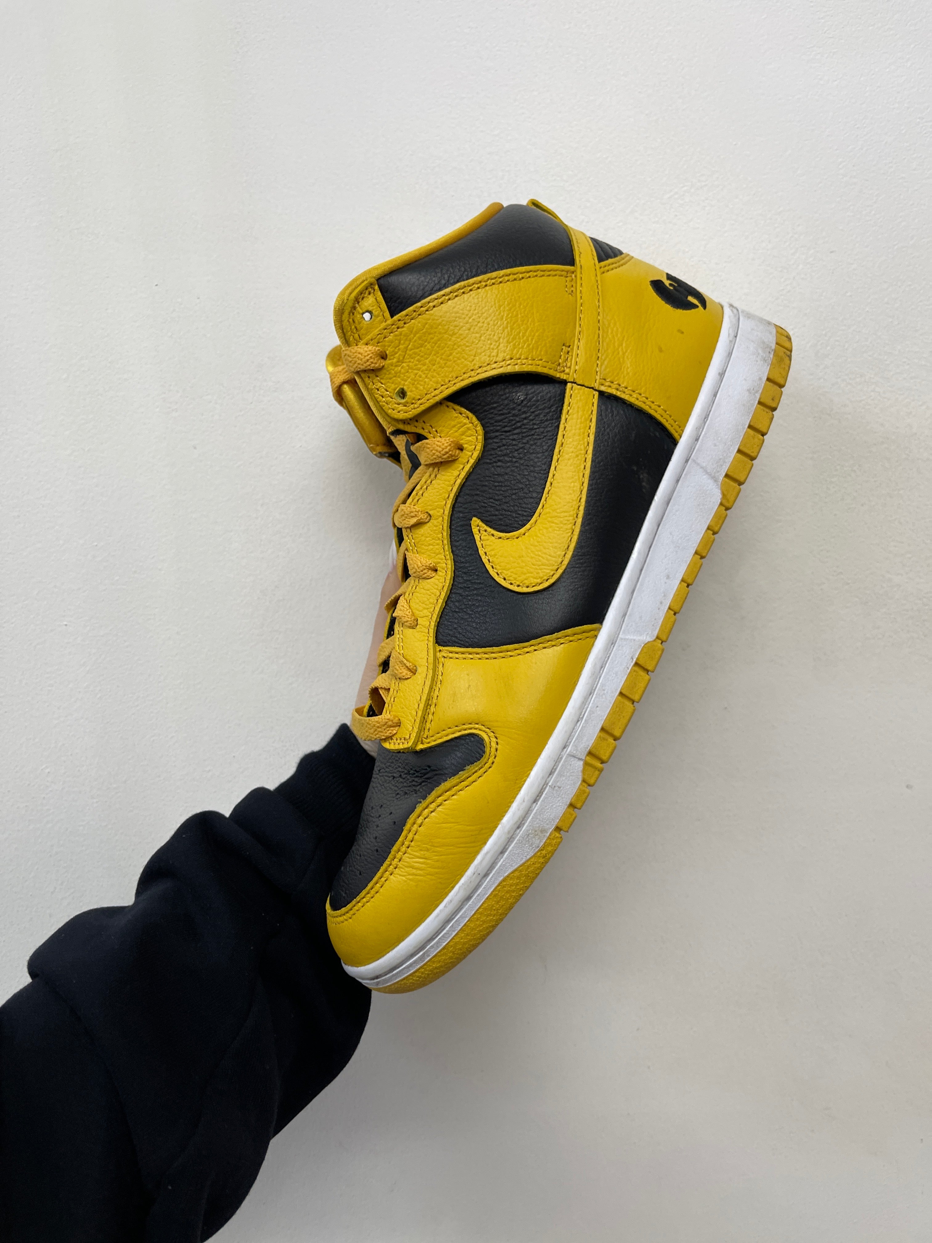 Nike Dunk Hi Wutang Sneakers
