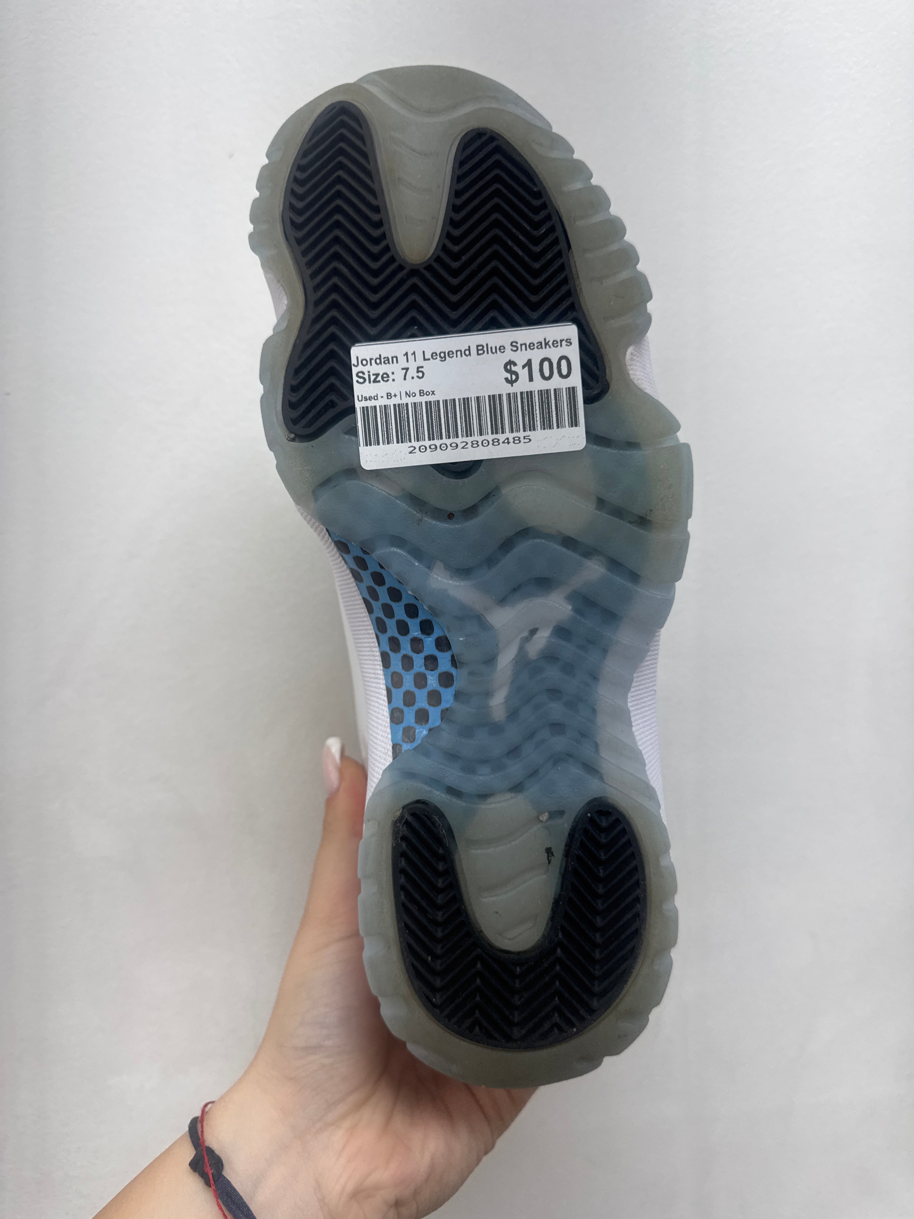 Jordan 11 Legend Blue Sneakers