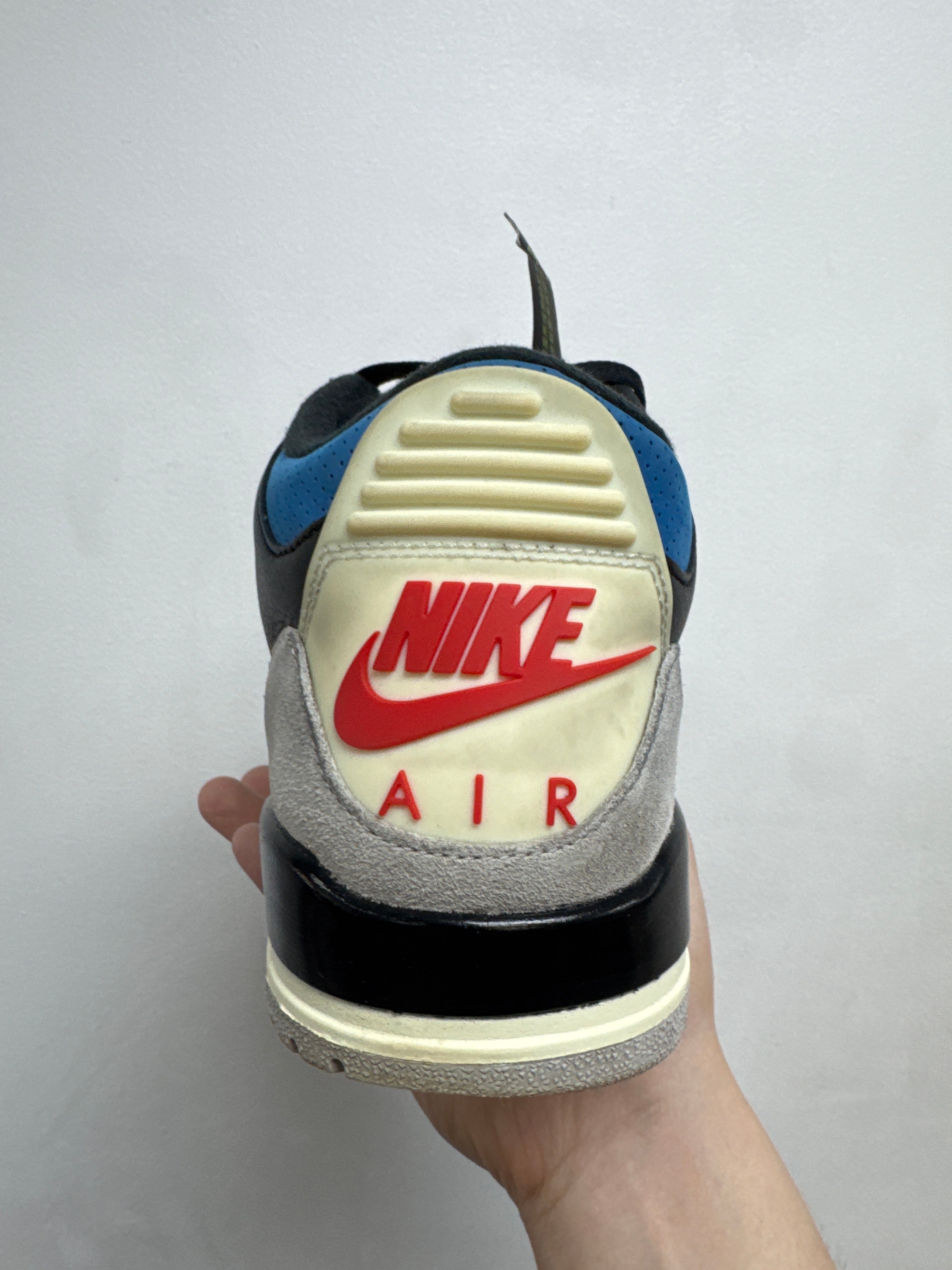 Jordan 3 Rare Air Sneakers