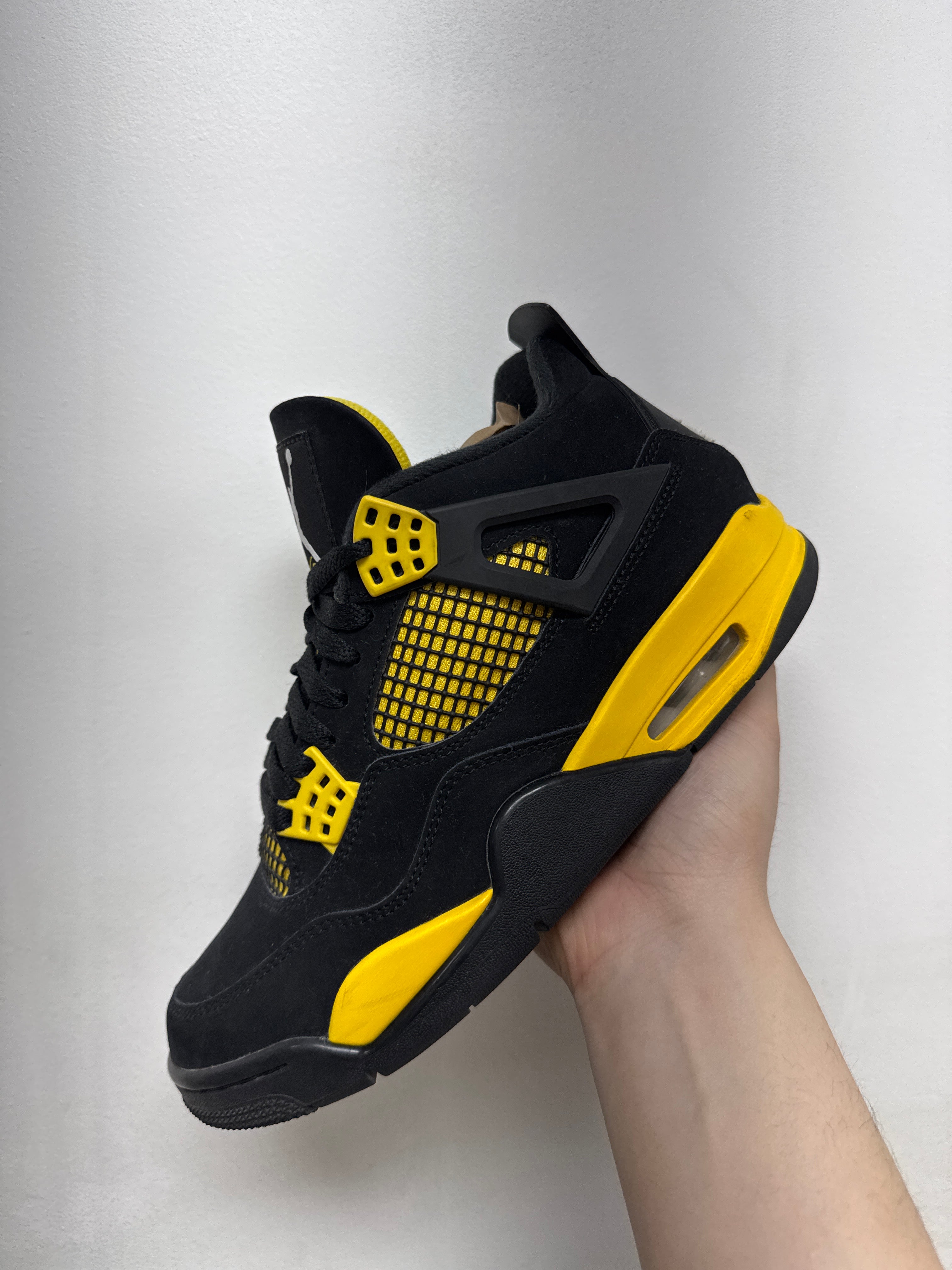 Nike Jordan 4 Yellow Thunder Sneakers