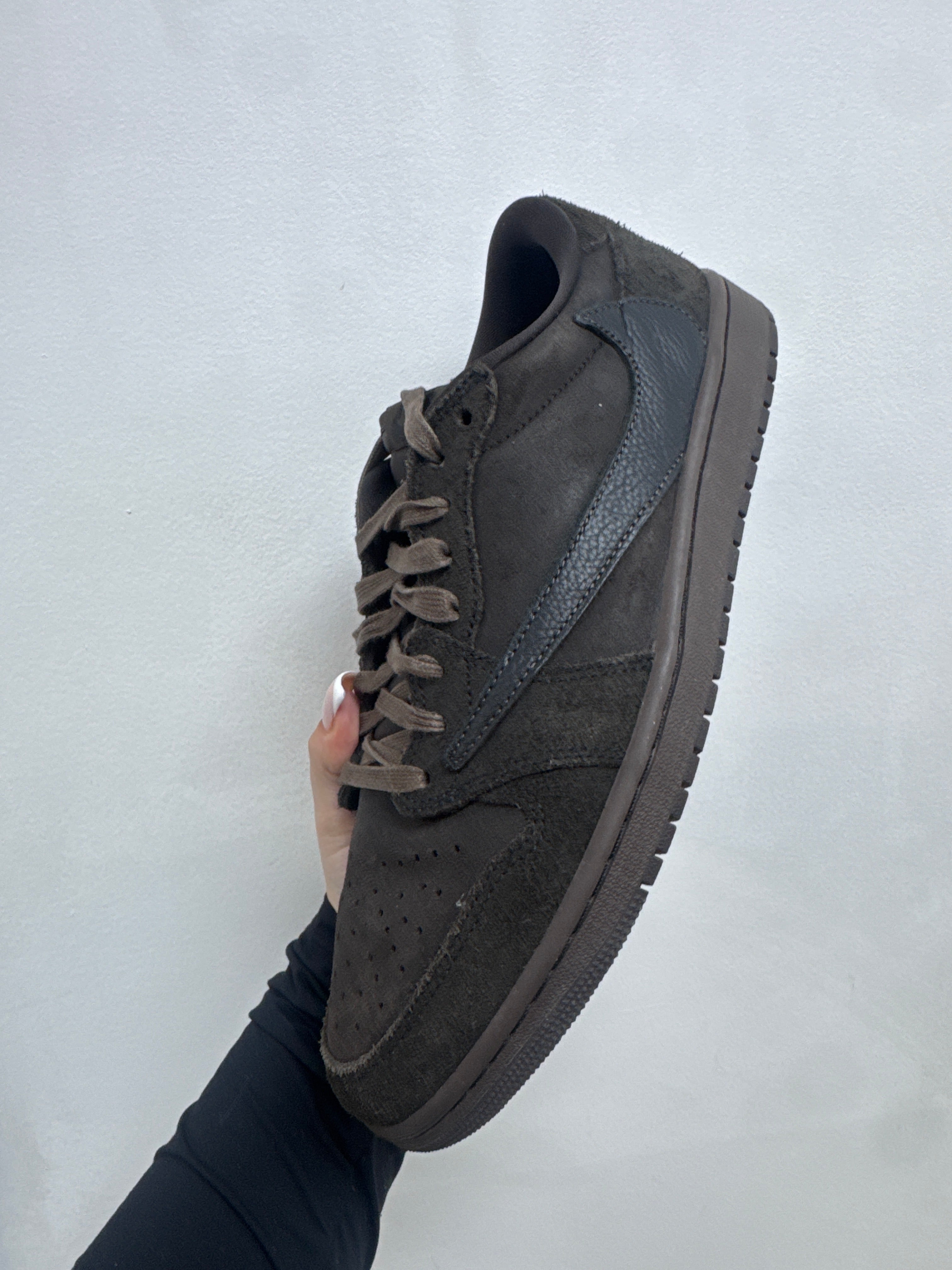Nike Travis Scott Velet Sneakers