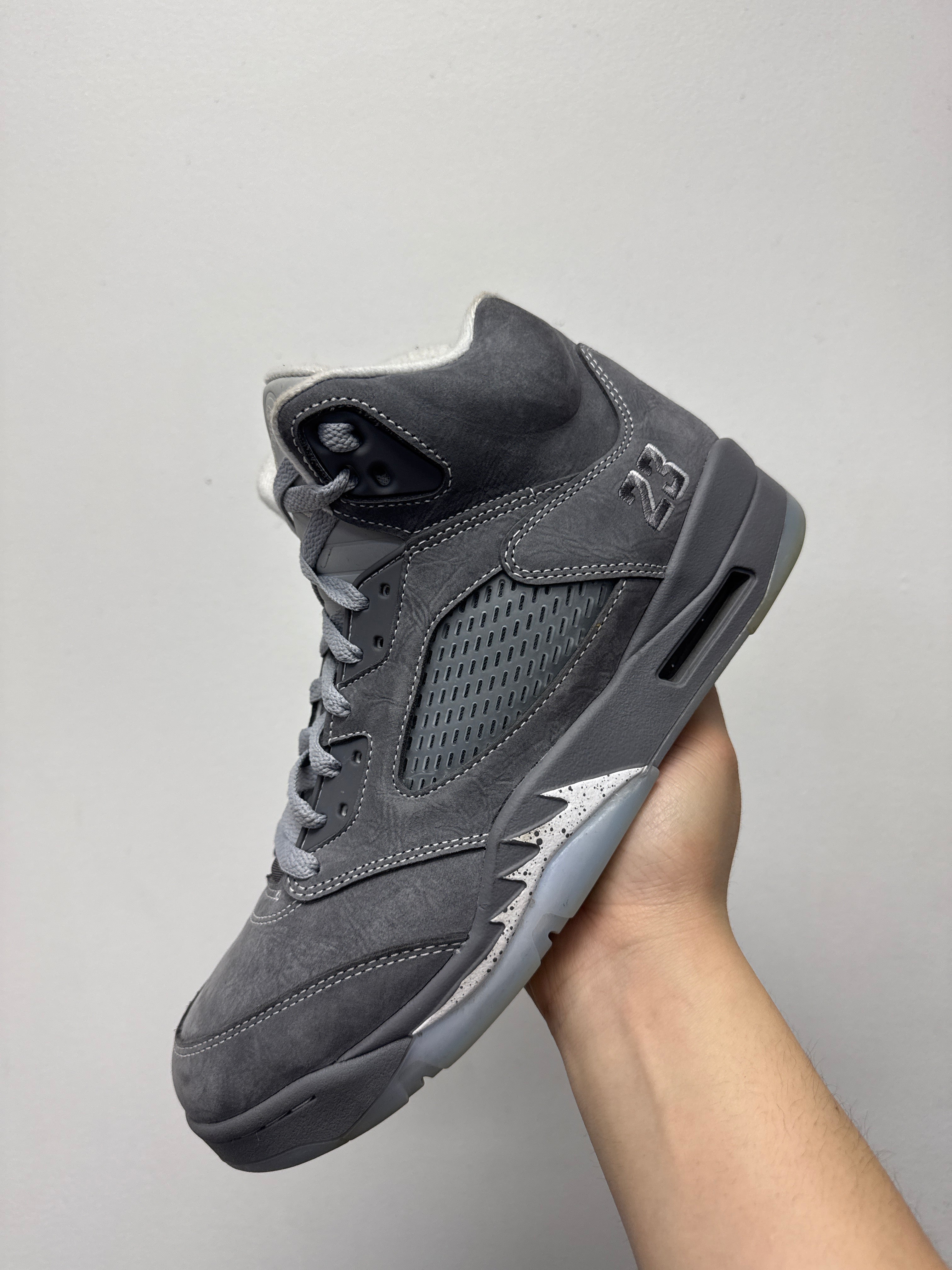 Jordan 5 Wolf Grey Sneakers