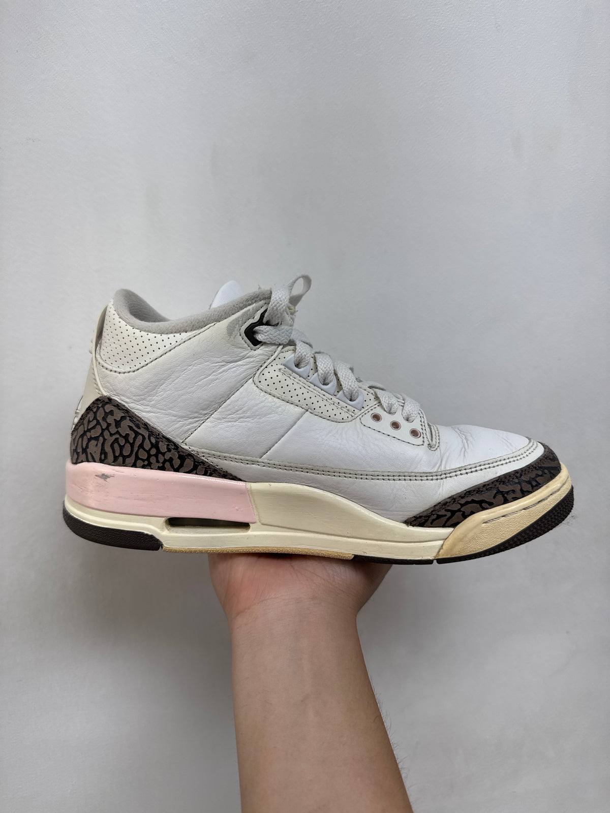 Jordan 3 Neopolitan Sneakers