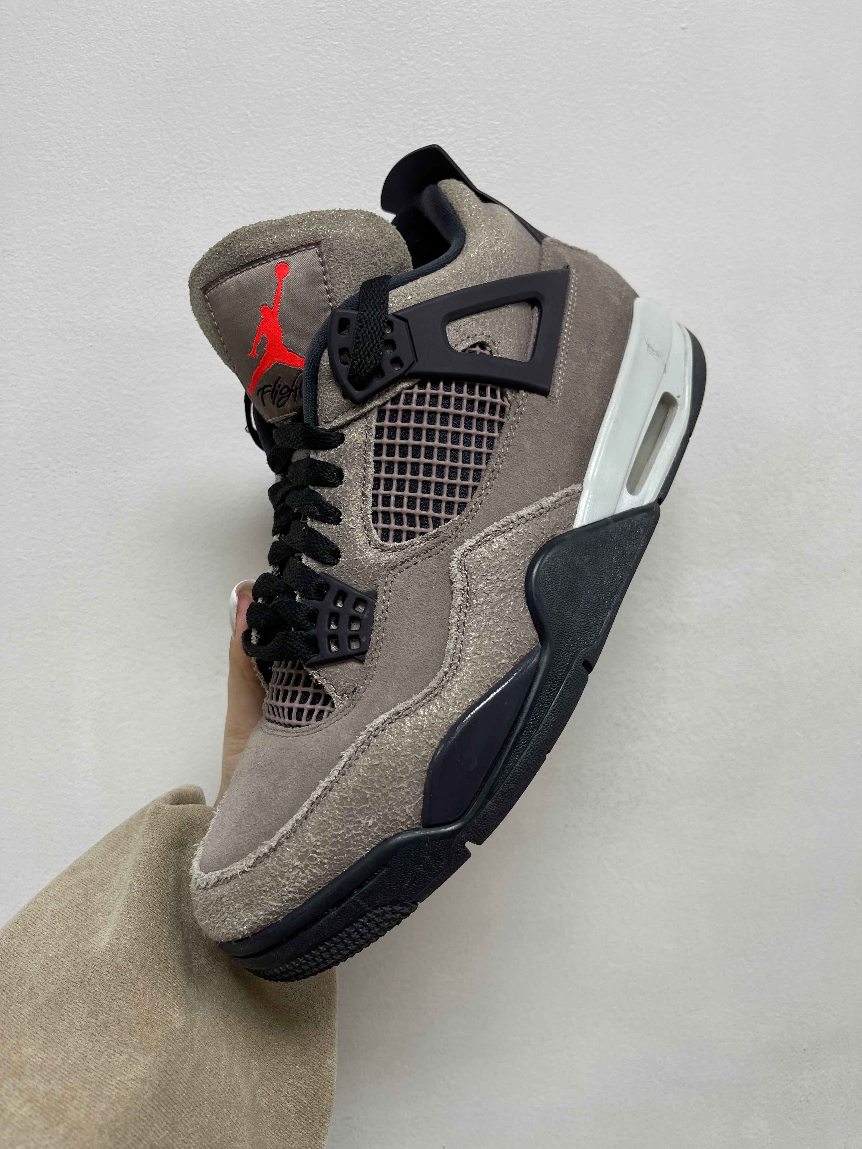 Jordan 4 Taupe Haze Sneakers