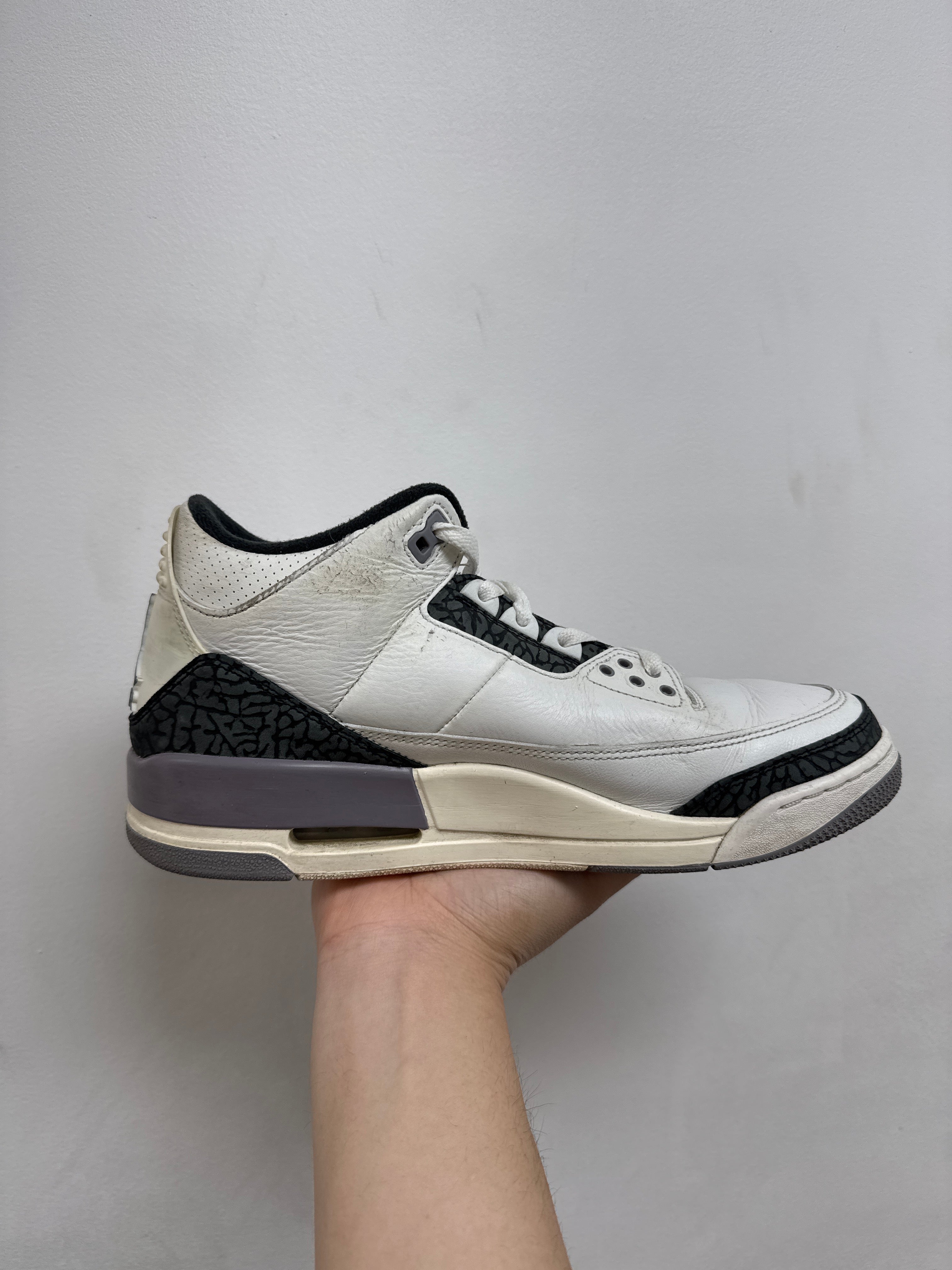 Jordan 3 Cement Grey Sneakers