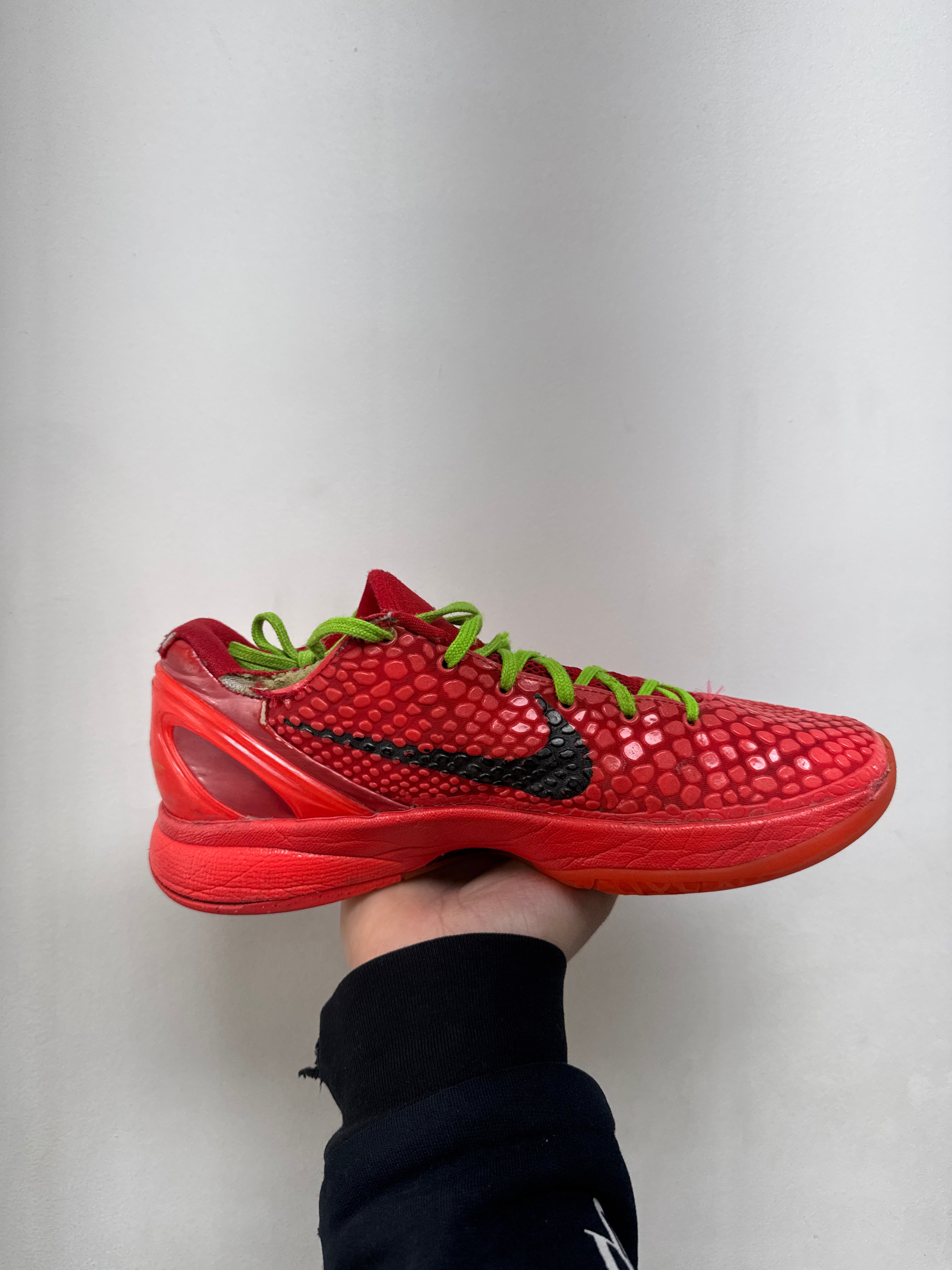 Nike Kobe 6 Reverse Grinch Sneakers