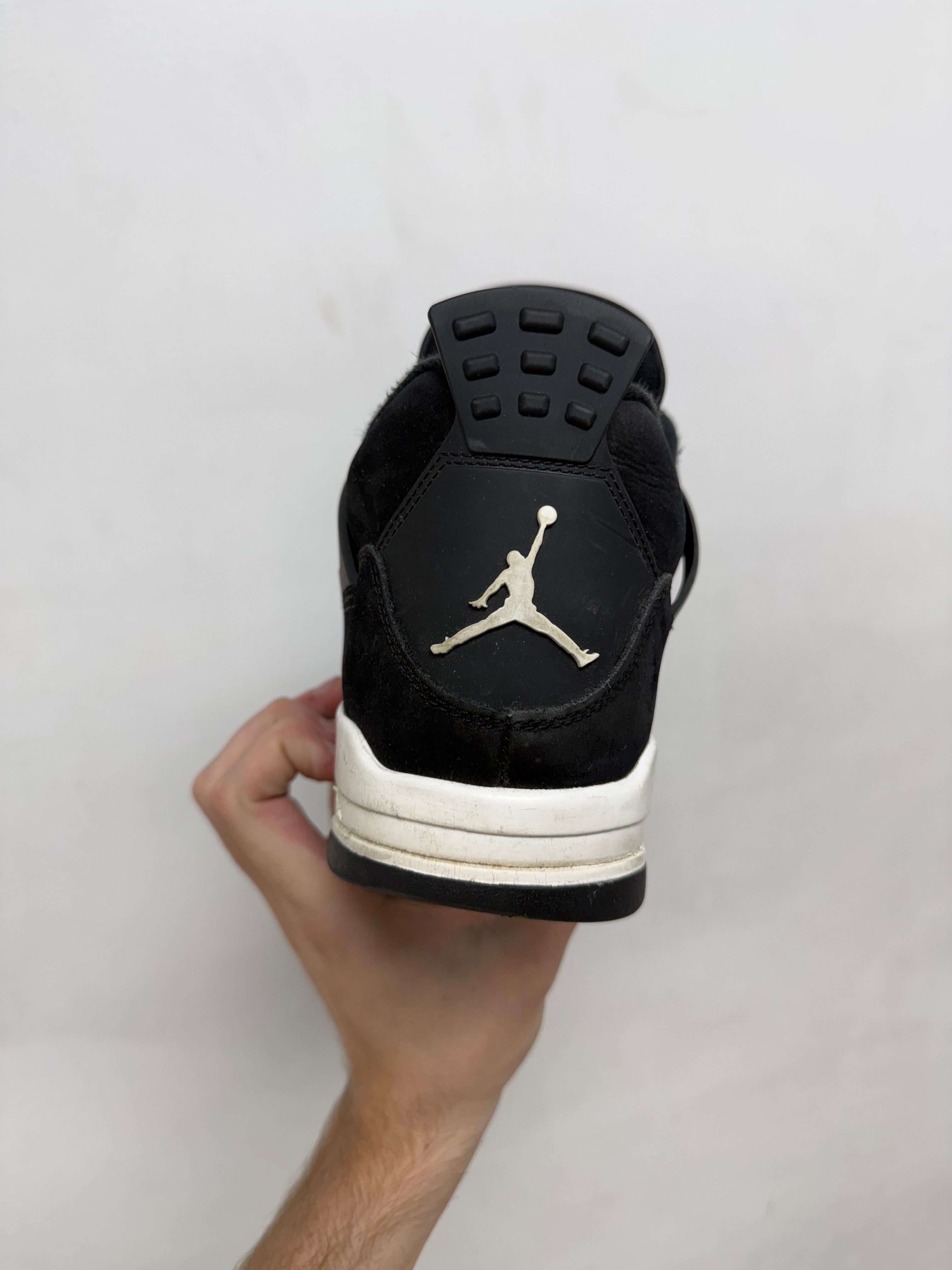 Jordan 4 White Thunder Sneakers