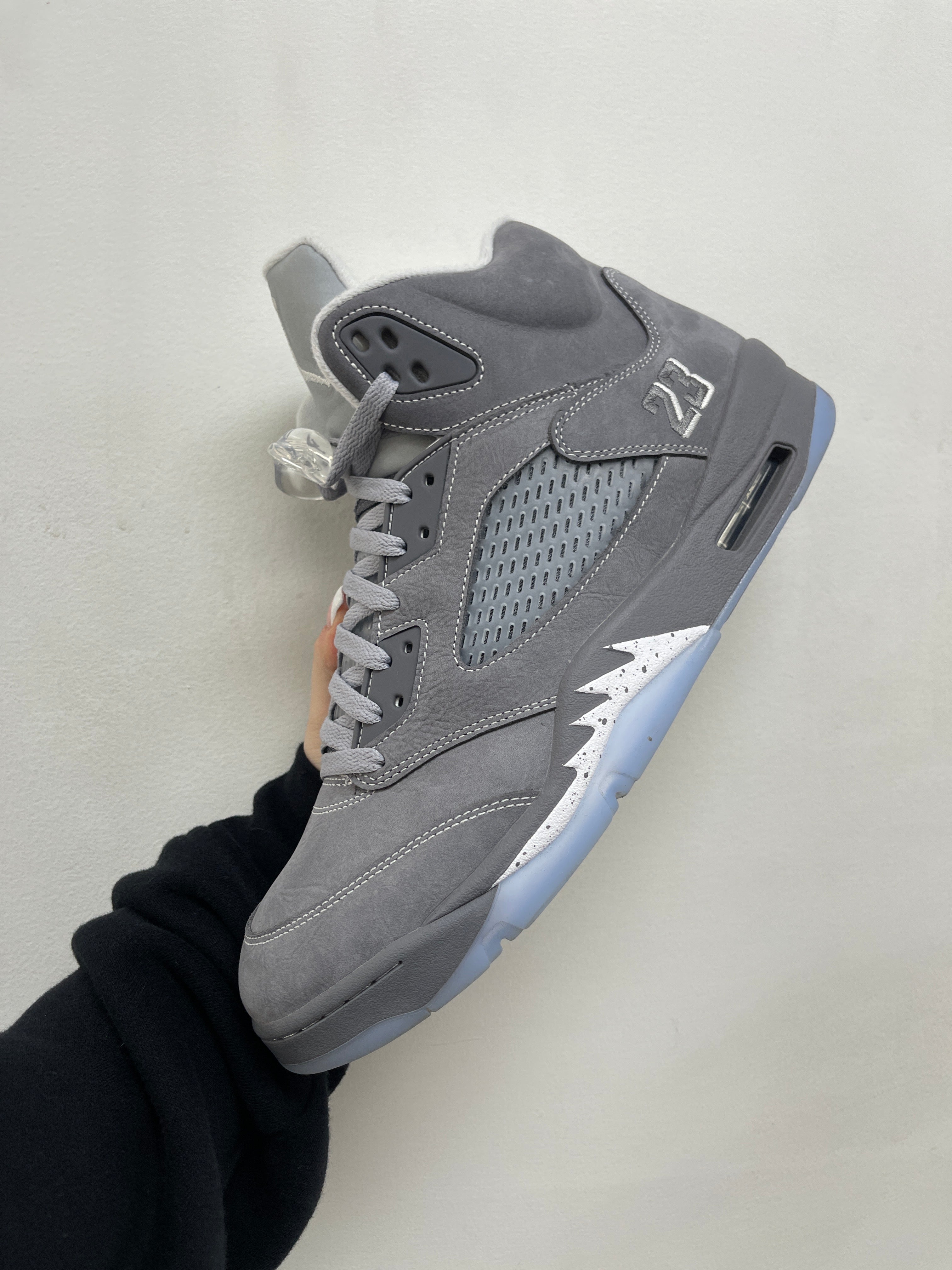 Jordan 5 Wolf Grey Sneakers
