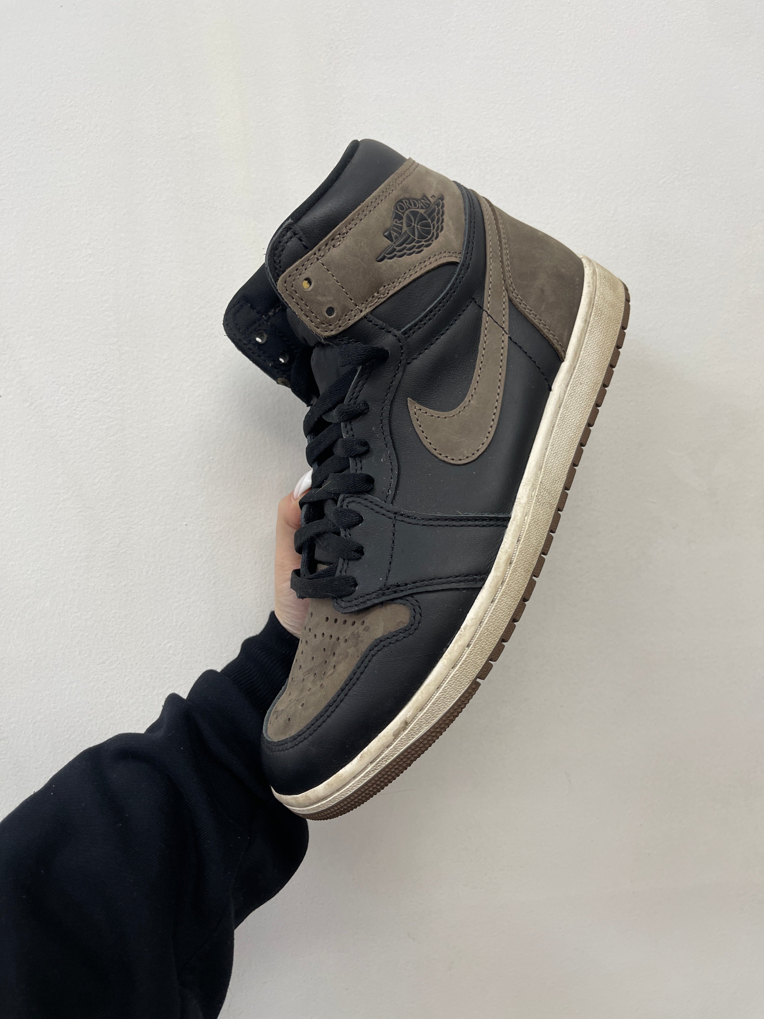 Jordan 1 Palomino Sneakers