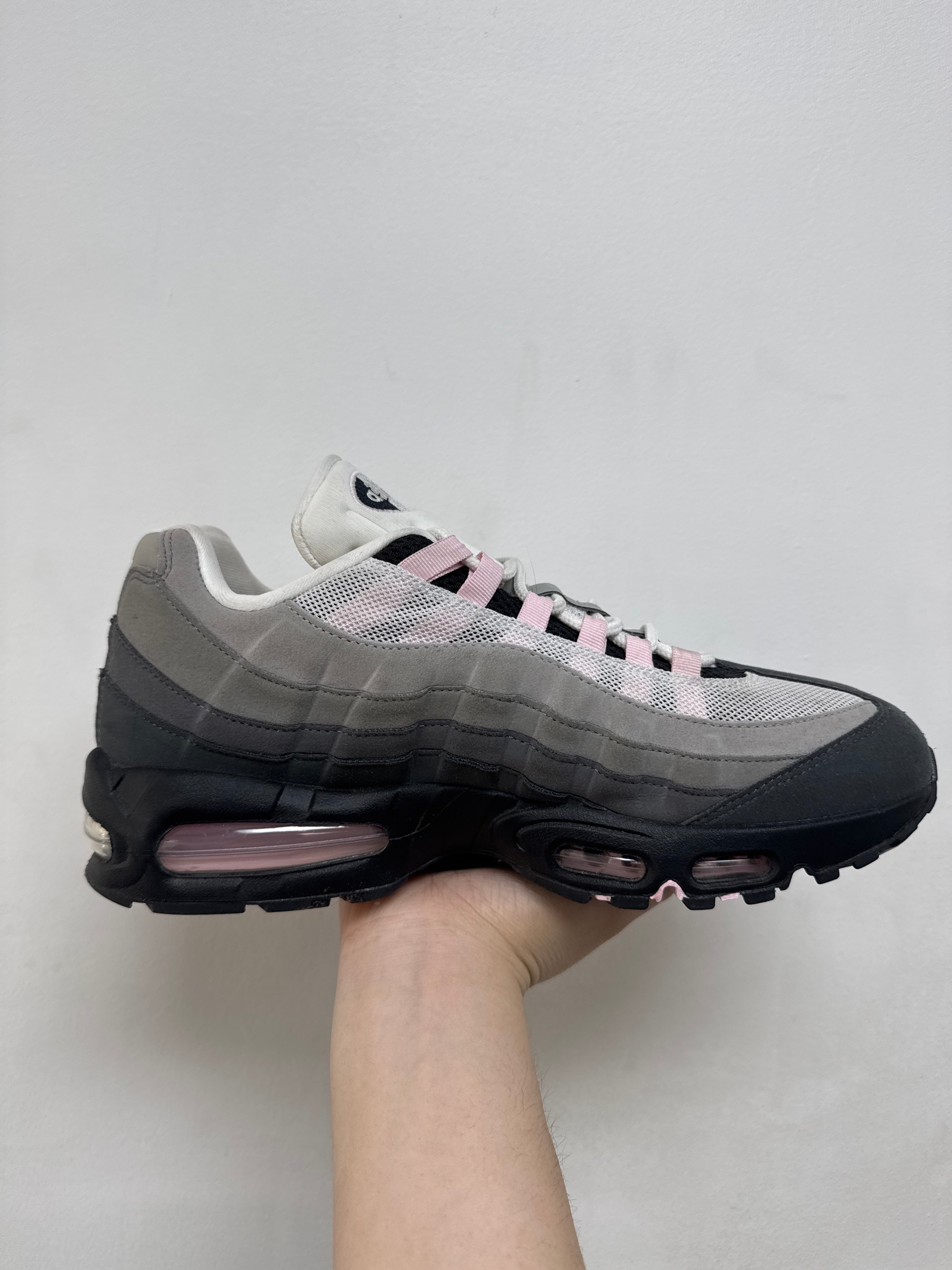 Nike AM95 Pink Sneakers