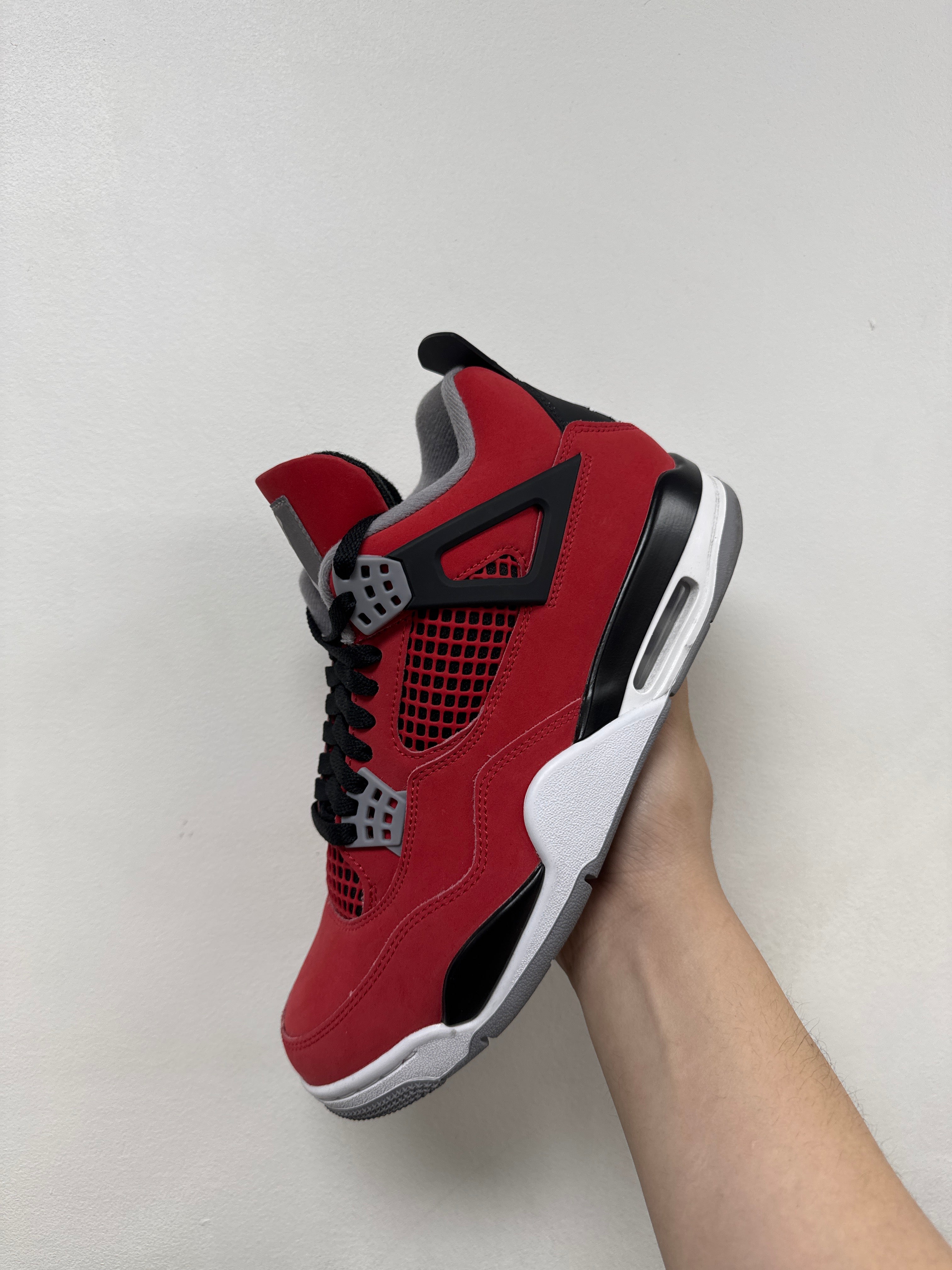 Jordan 4 Toro Sneakers