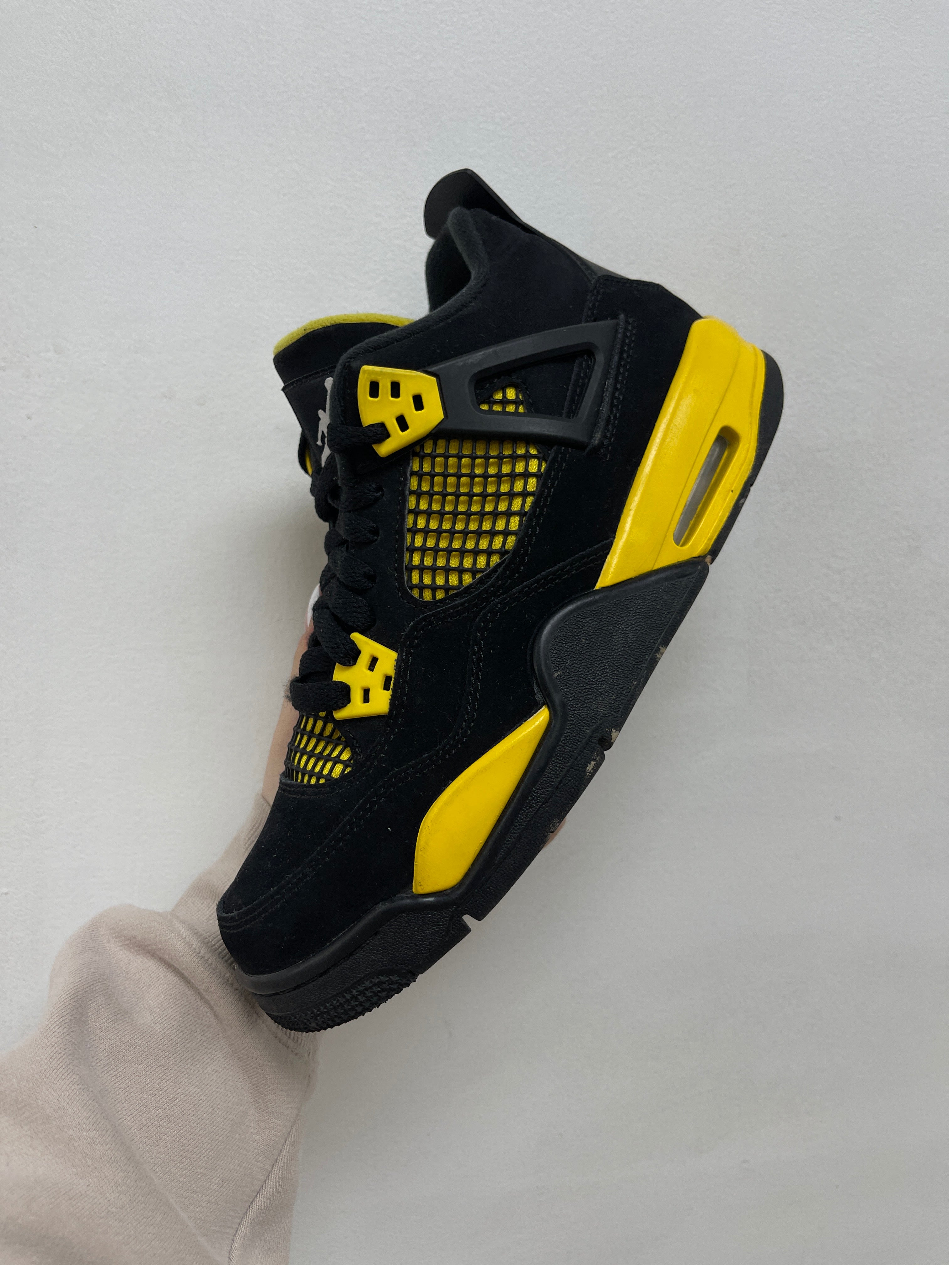 Jordan 4 Thunder Sneakers