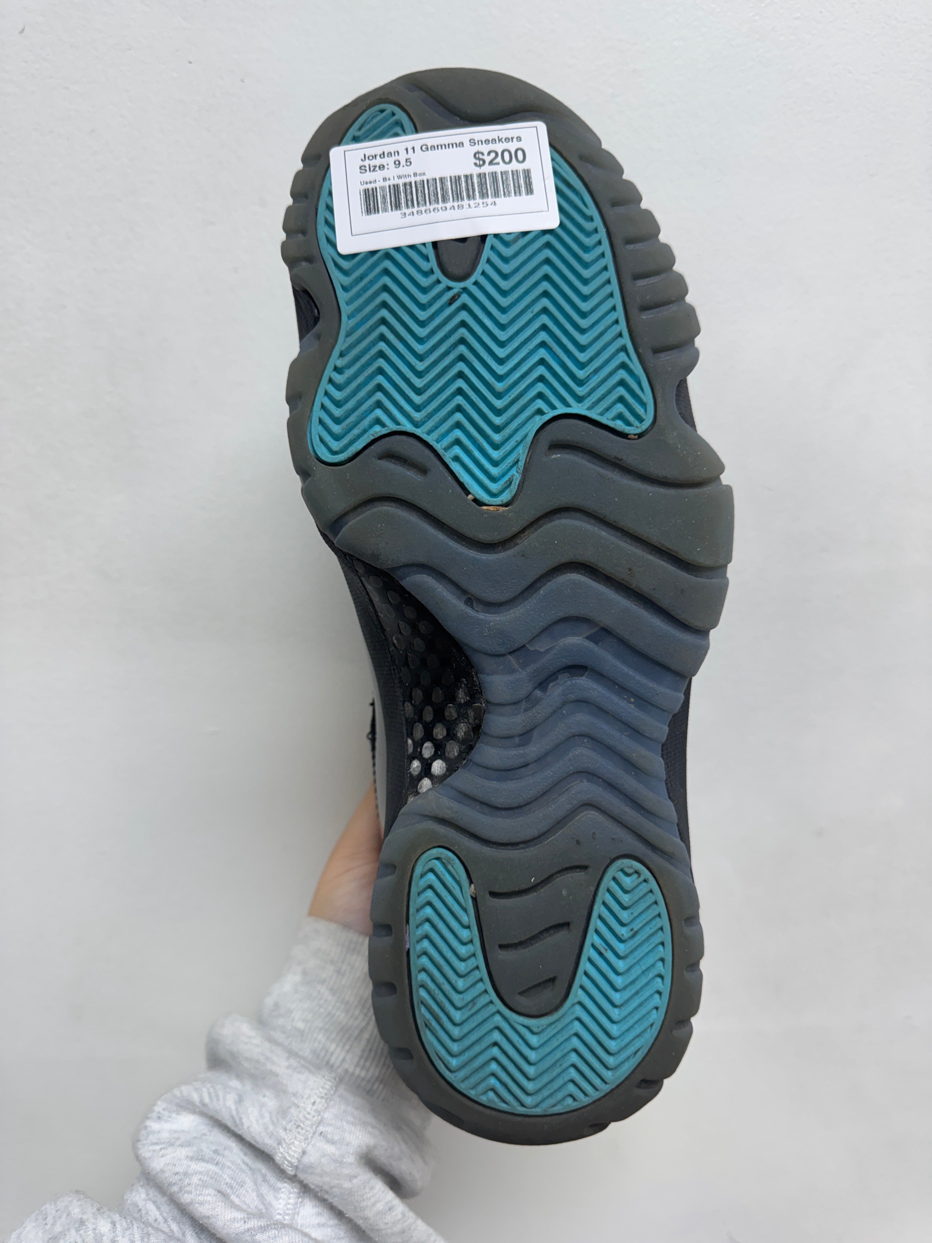 Jordan 11 Gamma Sneakers