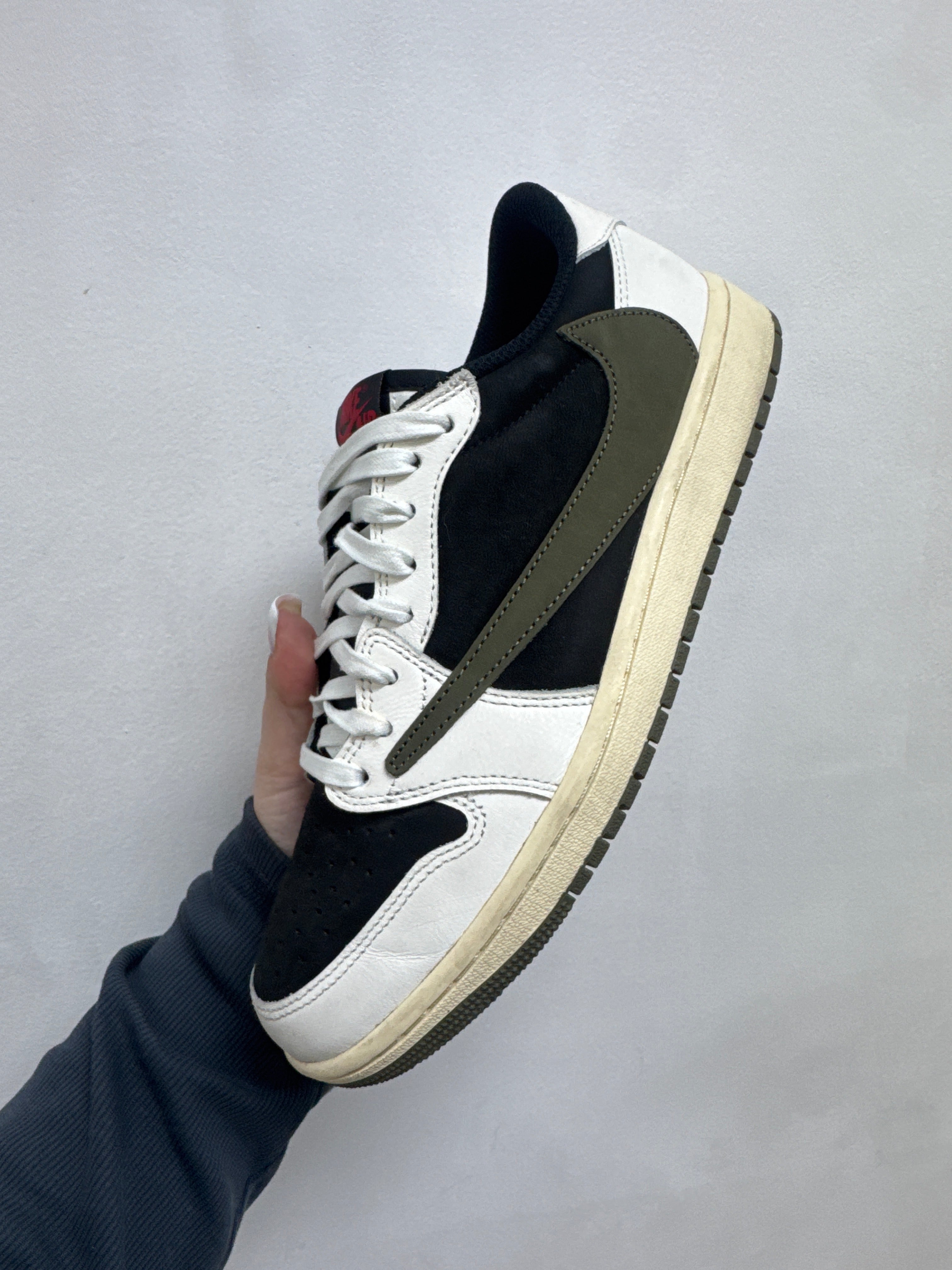 Jordan 1 Low Travis Scott Olive Sneakers