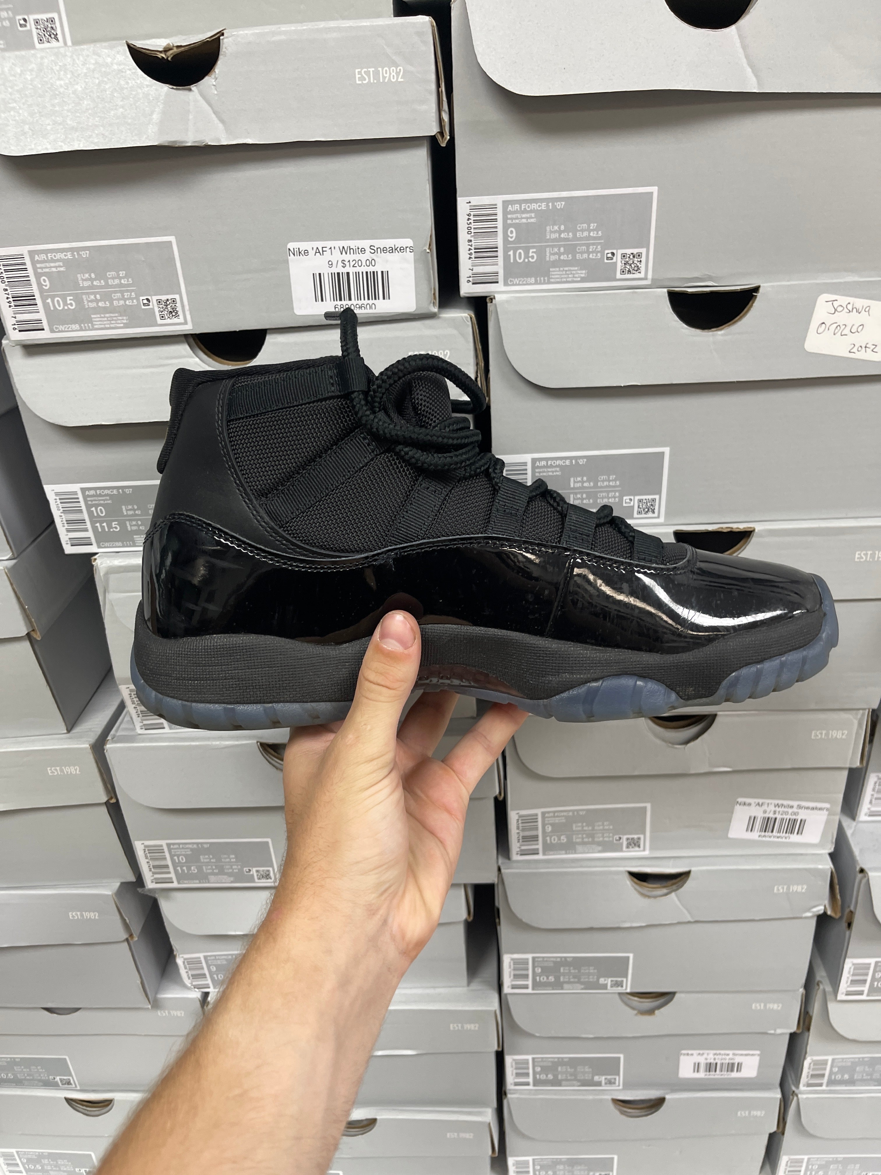 Jordan 11 Gamma Sneakers