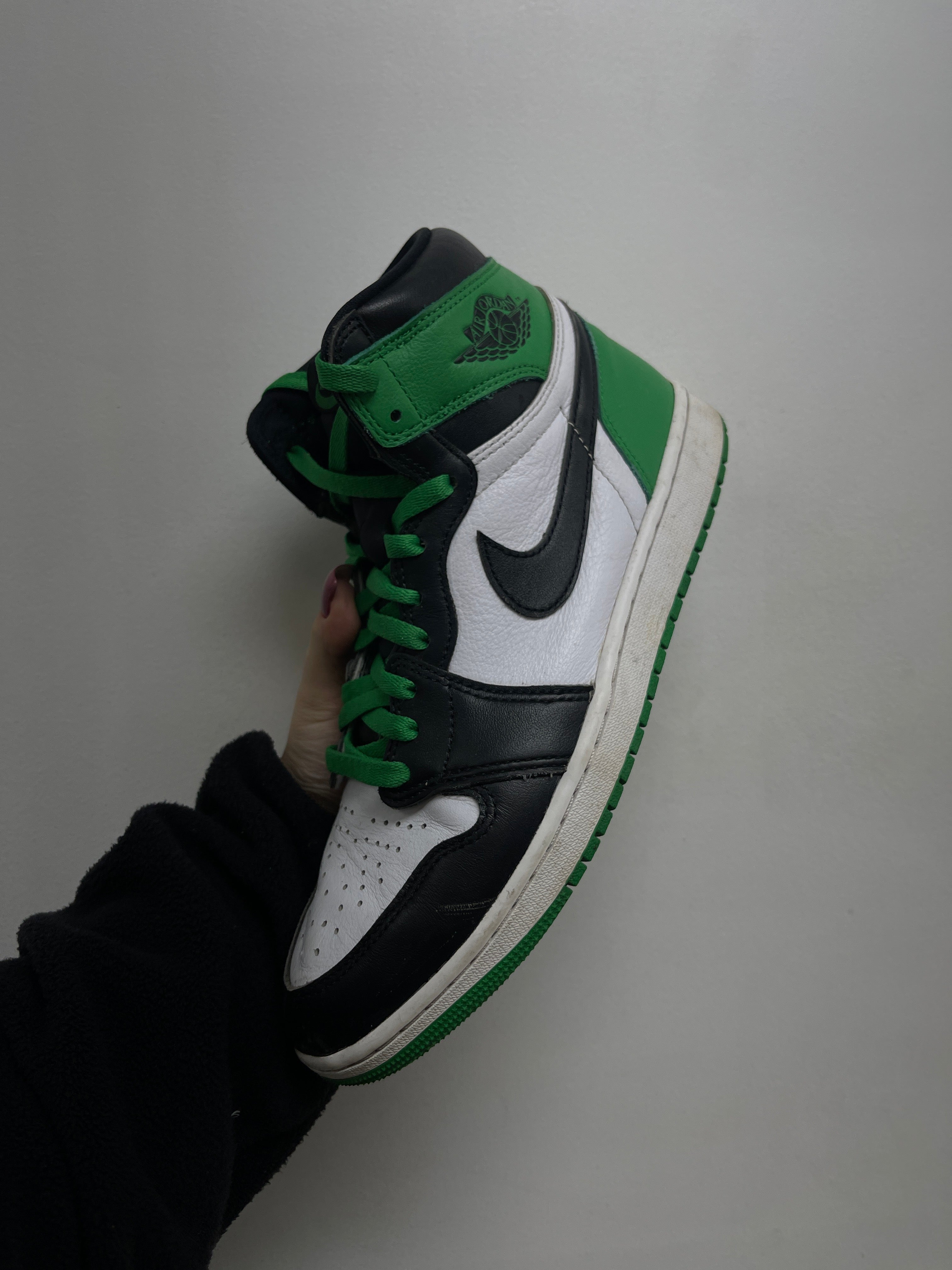 Jordan 1 Lucky Green Sneakers