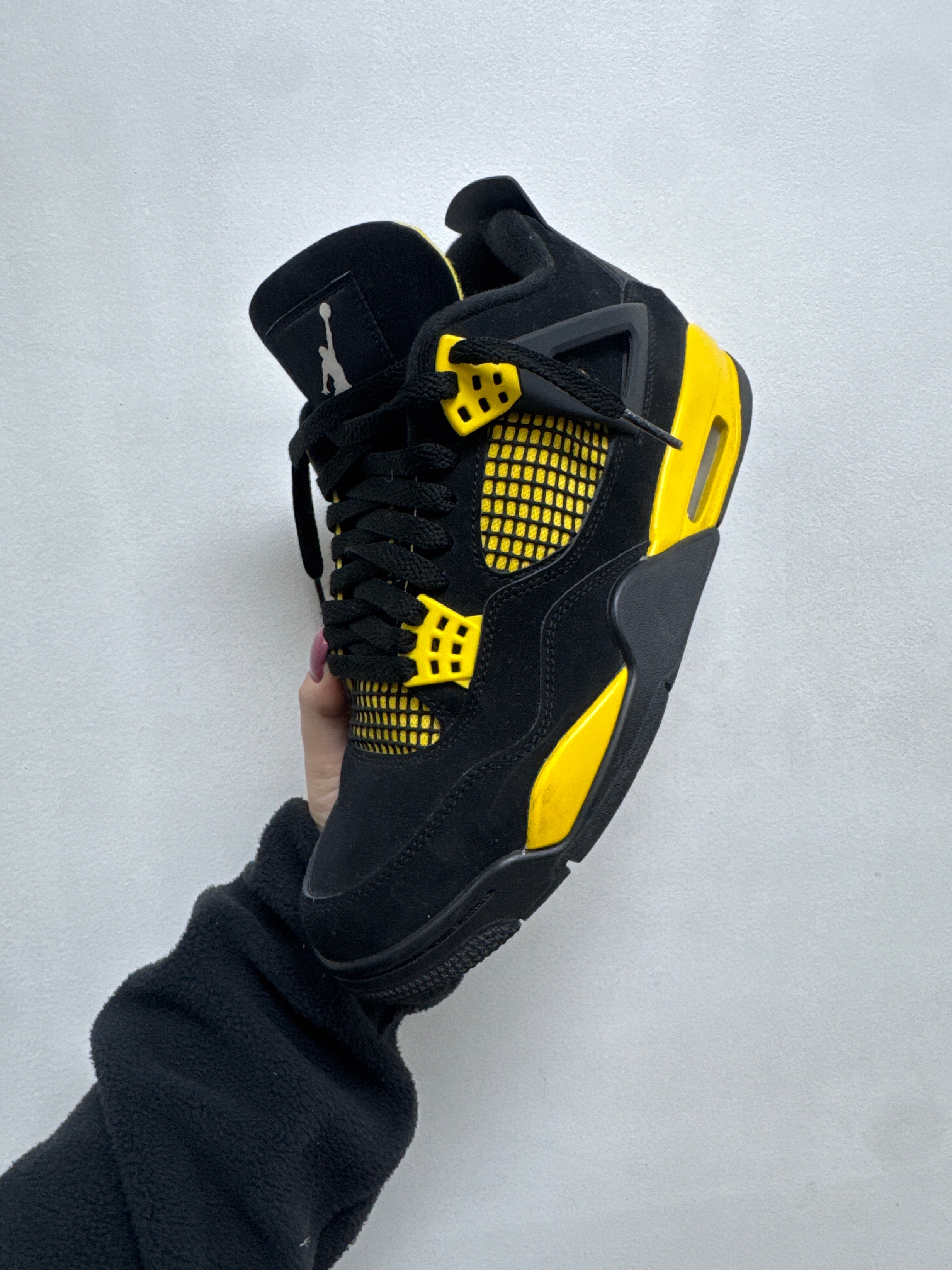 Jordan 4 Yellow Thunder Sneakers