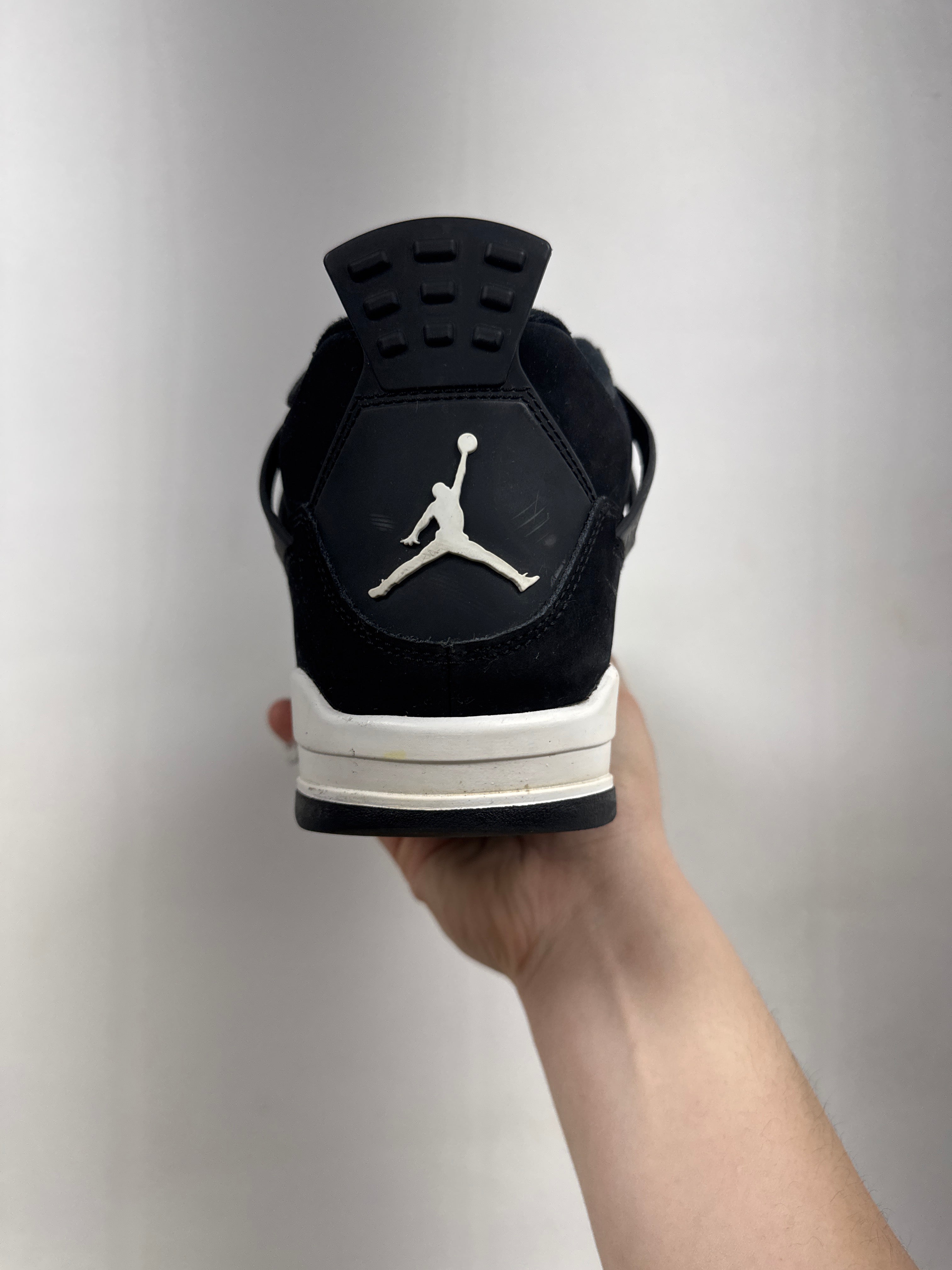Jordan 4 White Thunder Sneakers