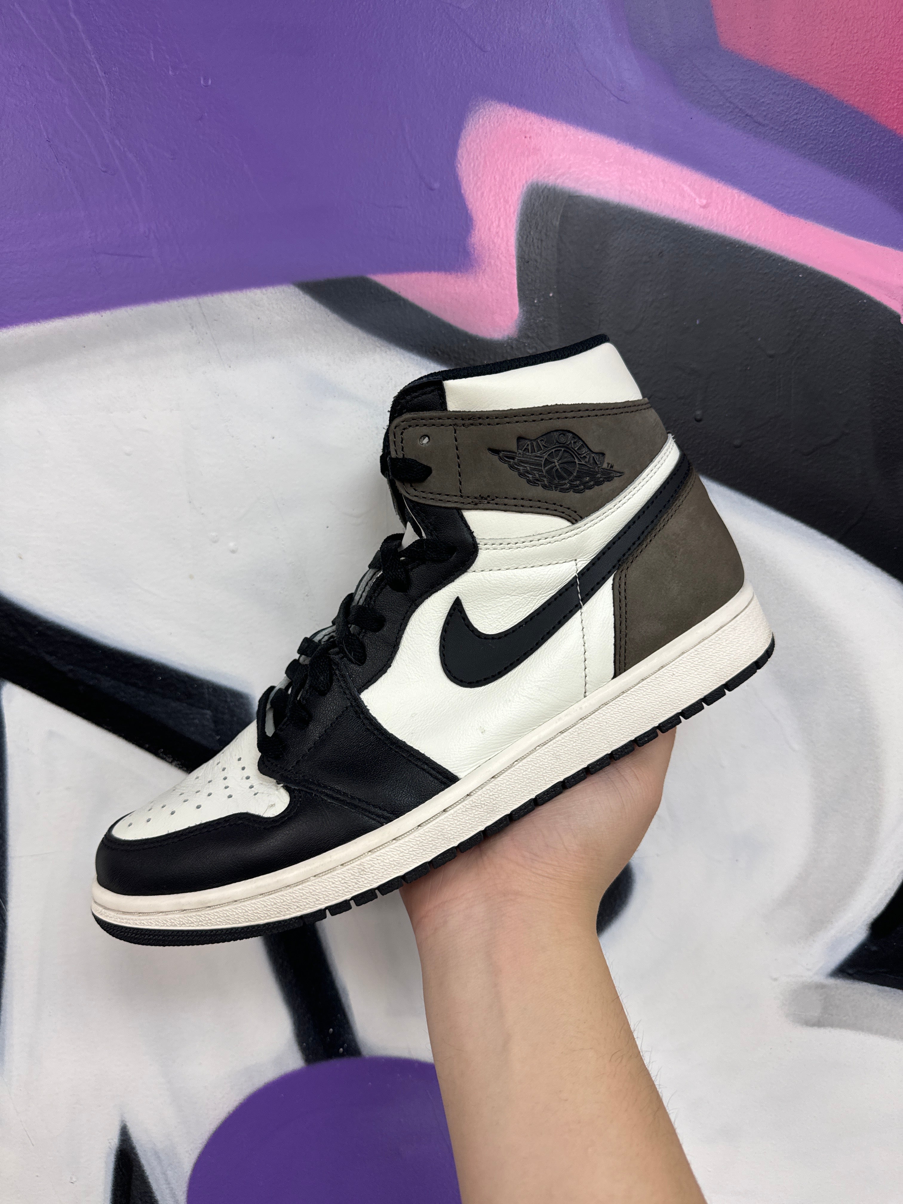 Jordan 1 Mocha Sneakers