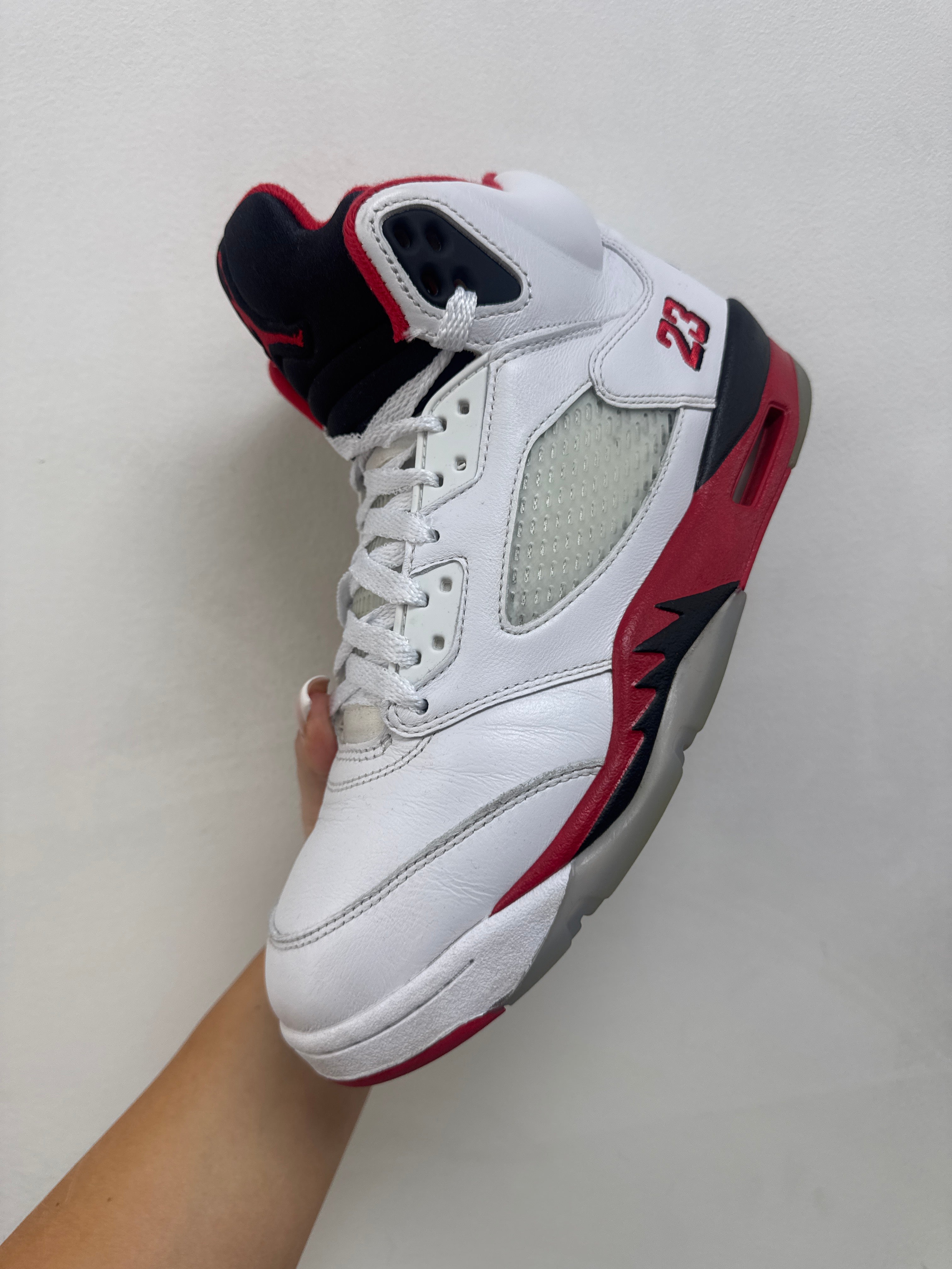 Jordan 5 Fire Red Sneakers