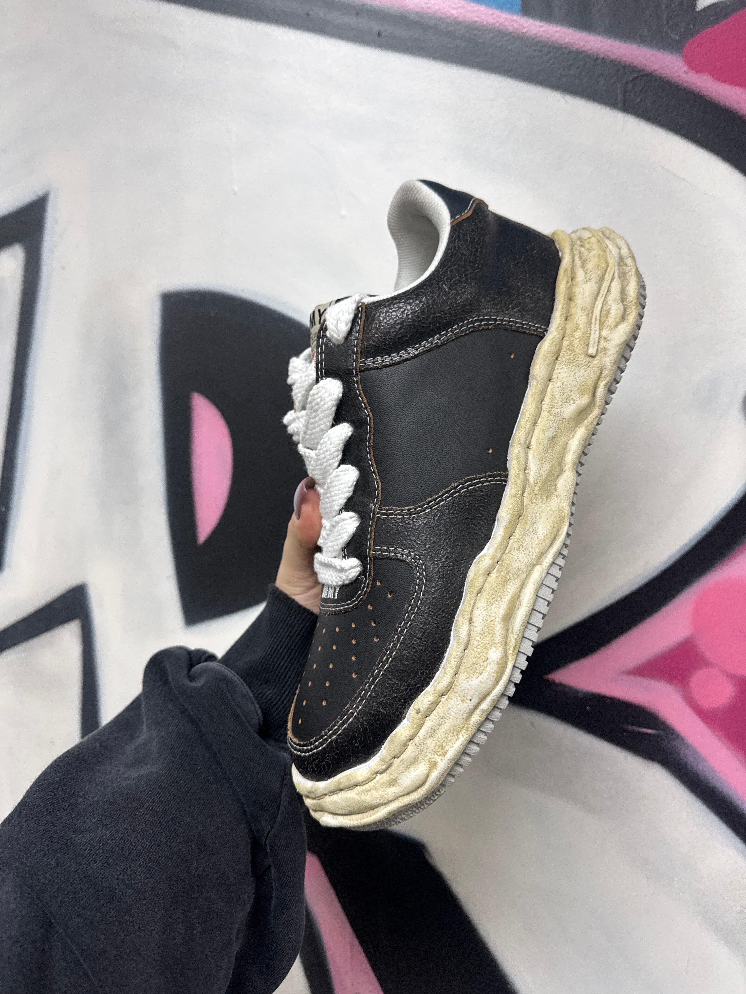 MMY Wayne Leather Low Top Sneakers