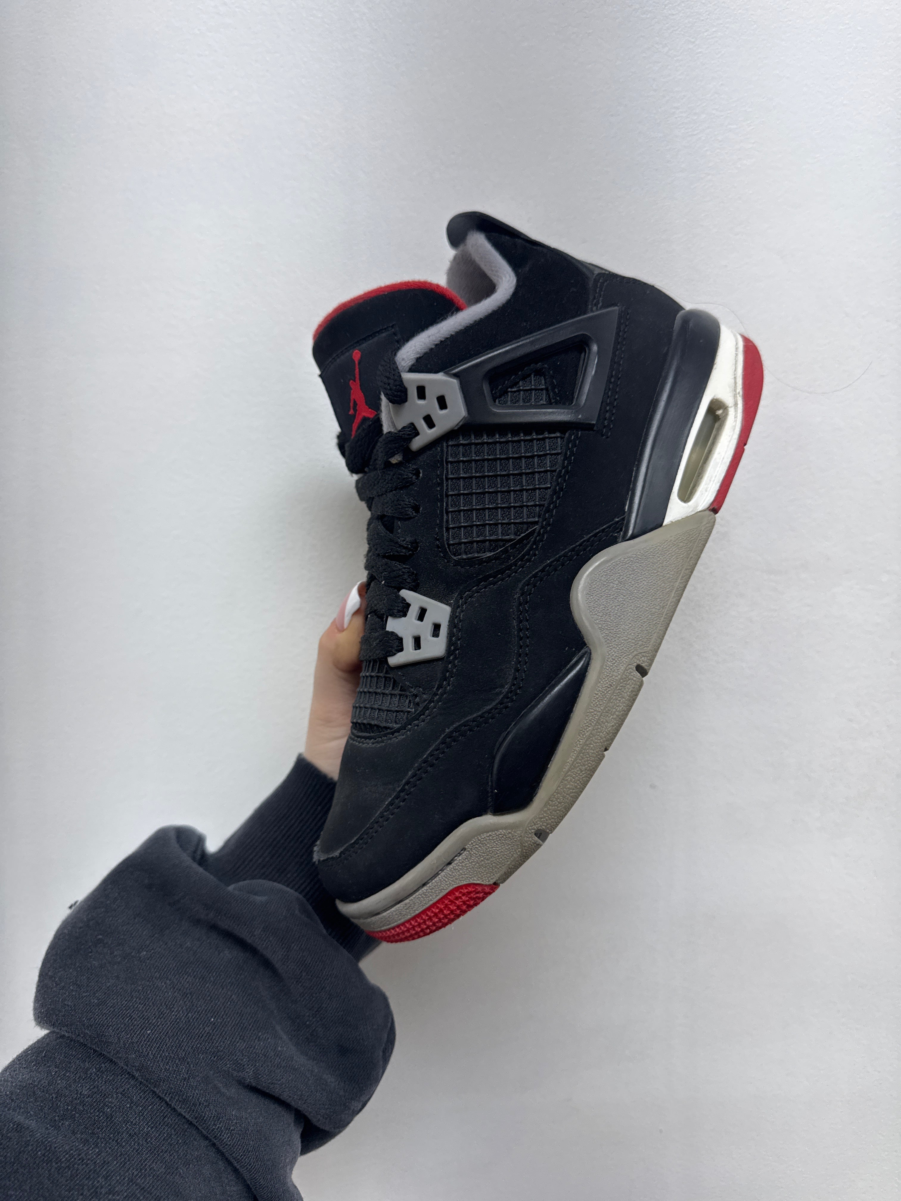 Jordan 4 Bred Sneakers