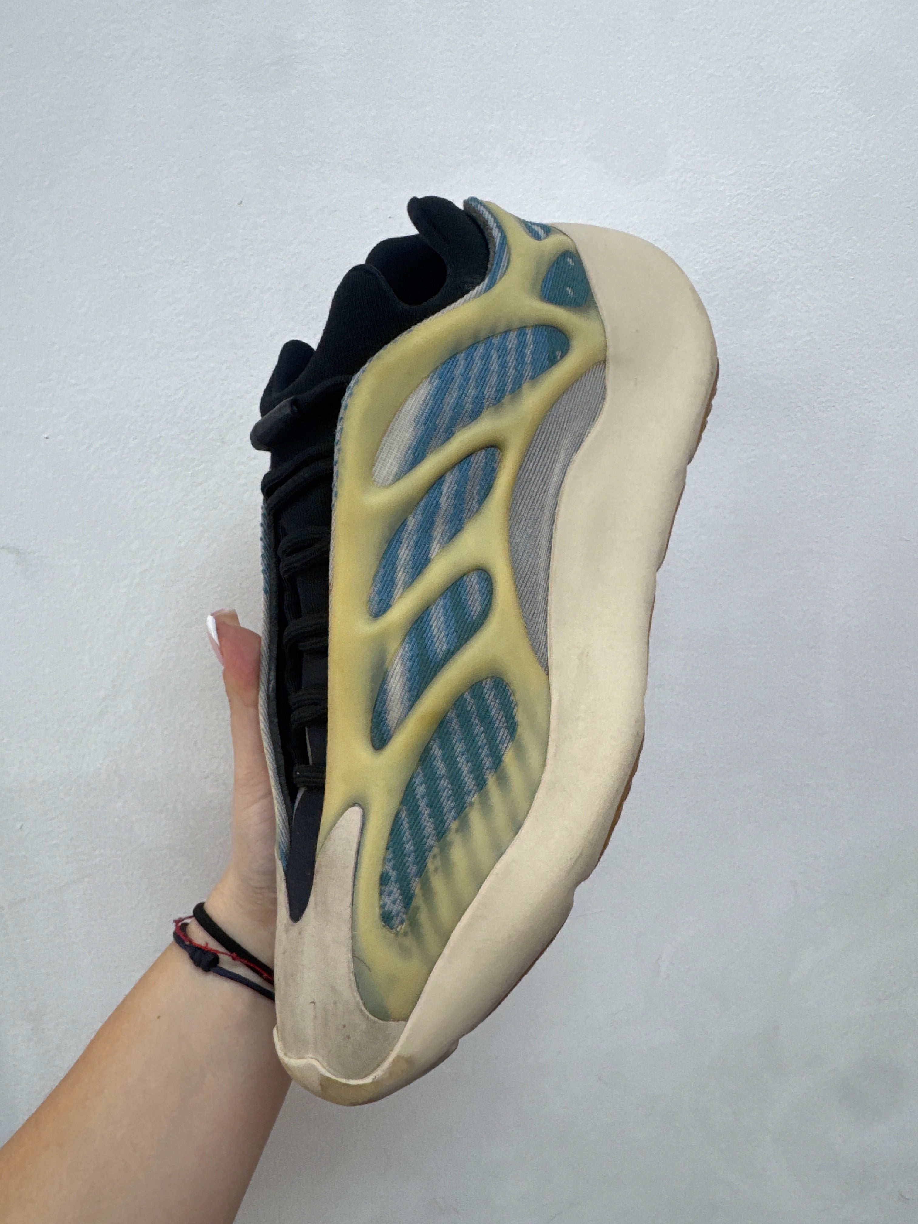 YZY 700 V3 Kyanite Sneakers
