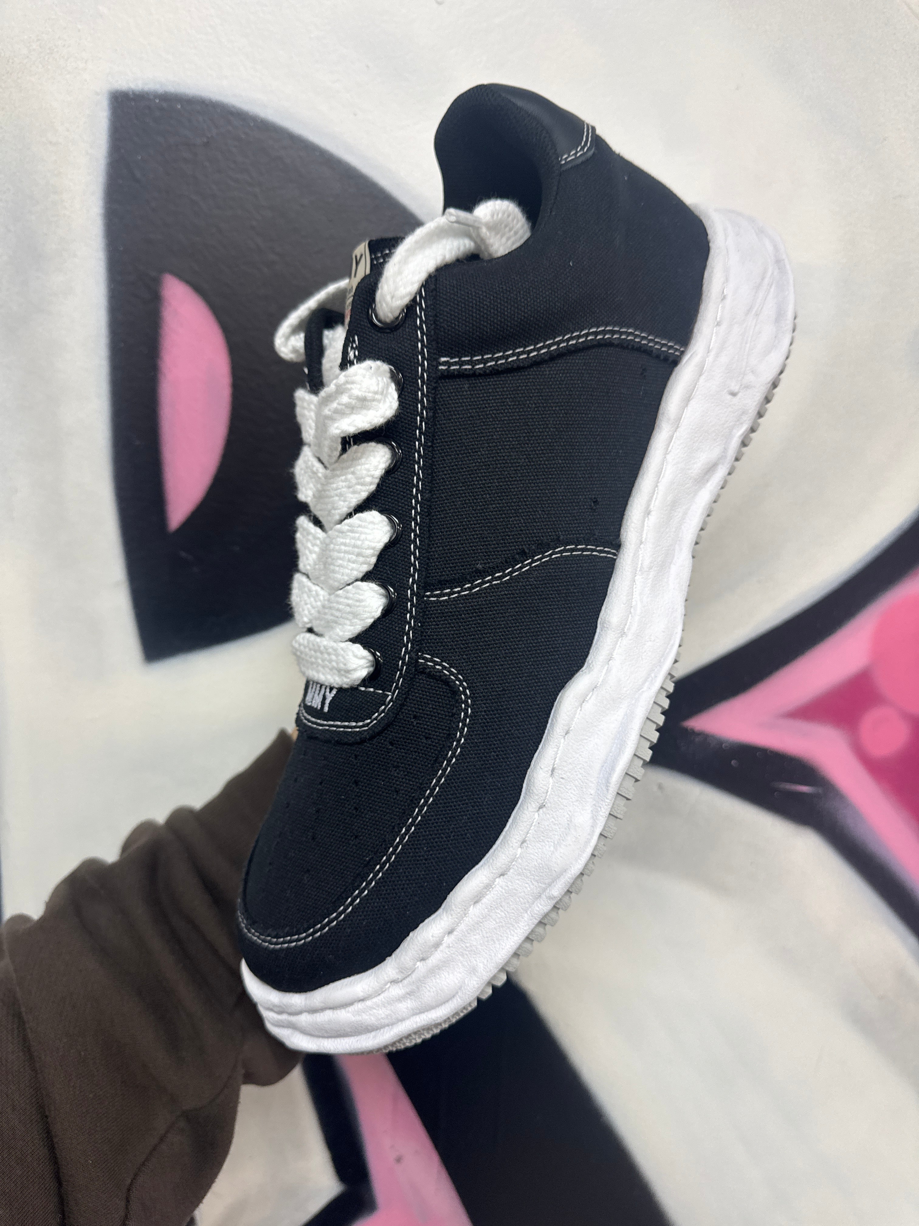 MMY Wayne Black Canvas Low Sneakers