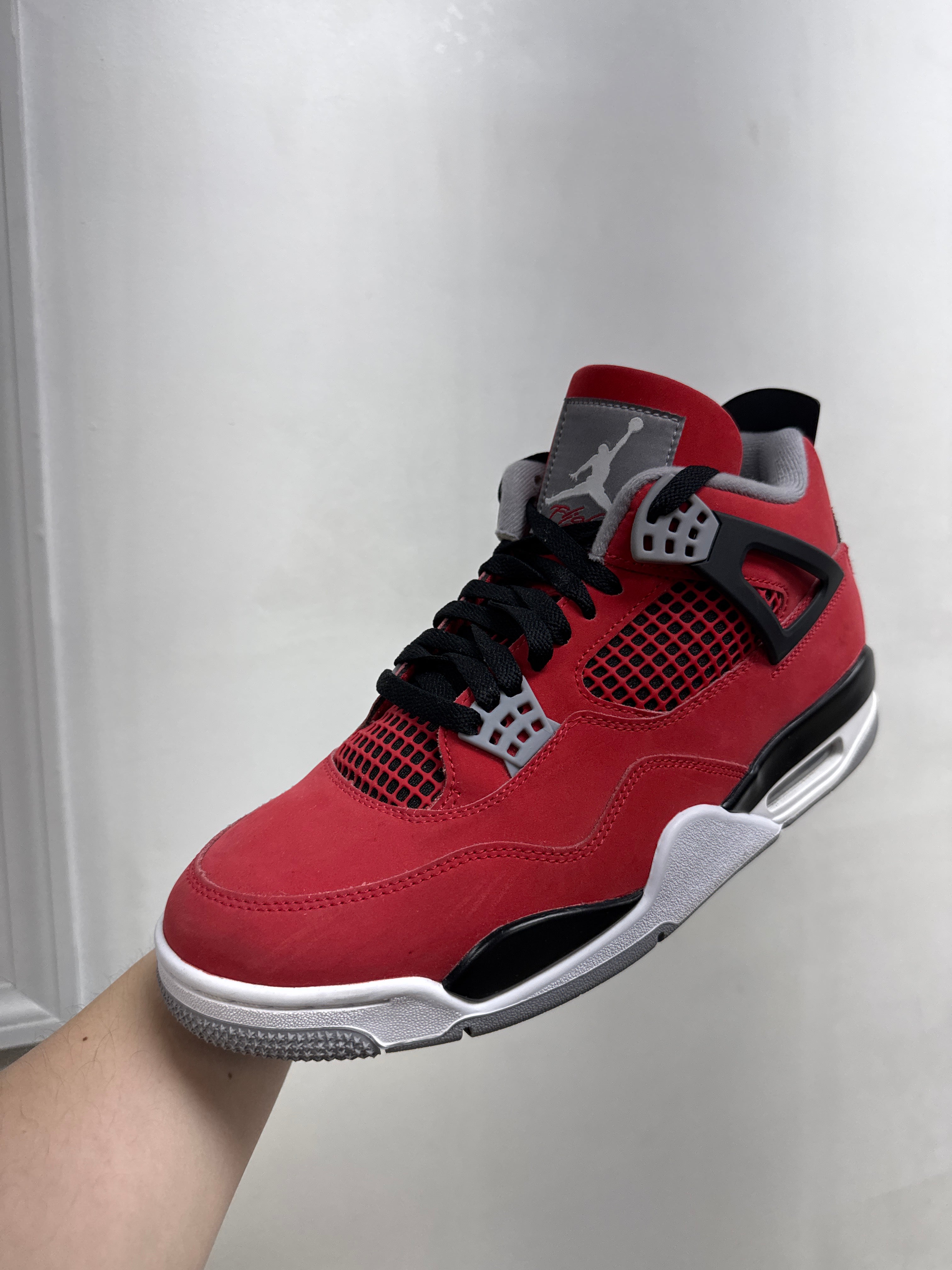 Jordan 4 Toro Sneakers