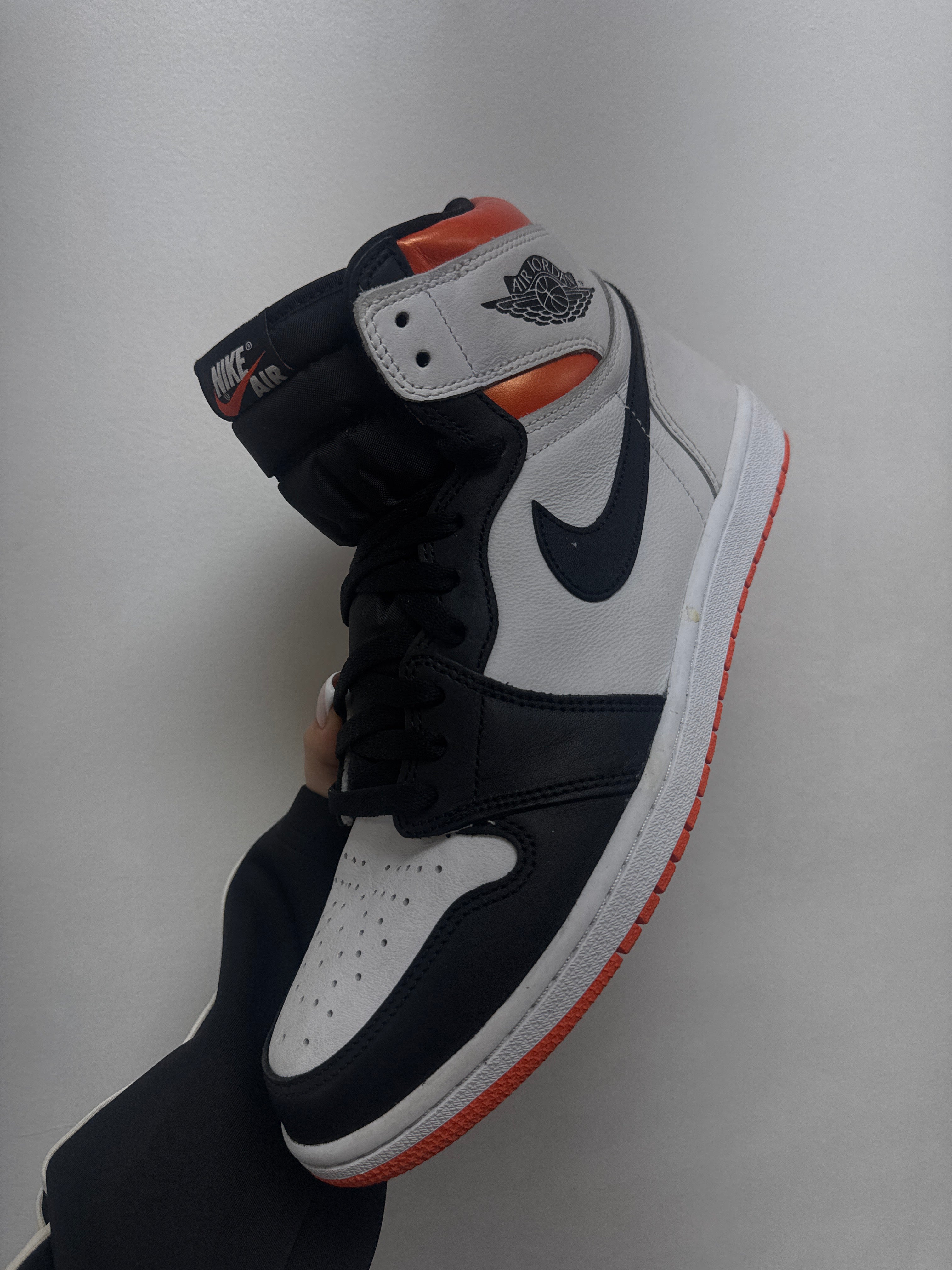 Jordan 1 Electric Orange Sneakers