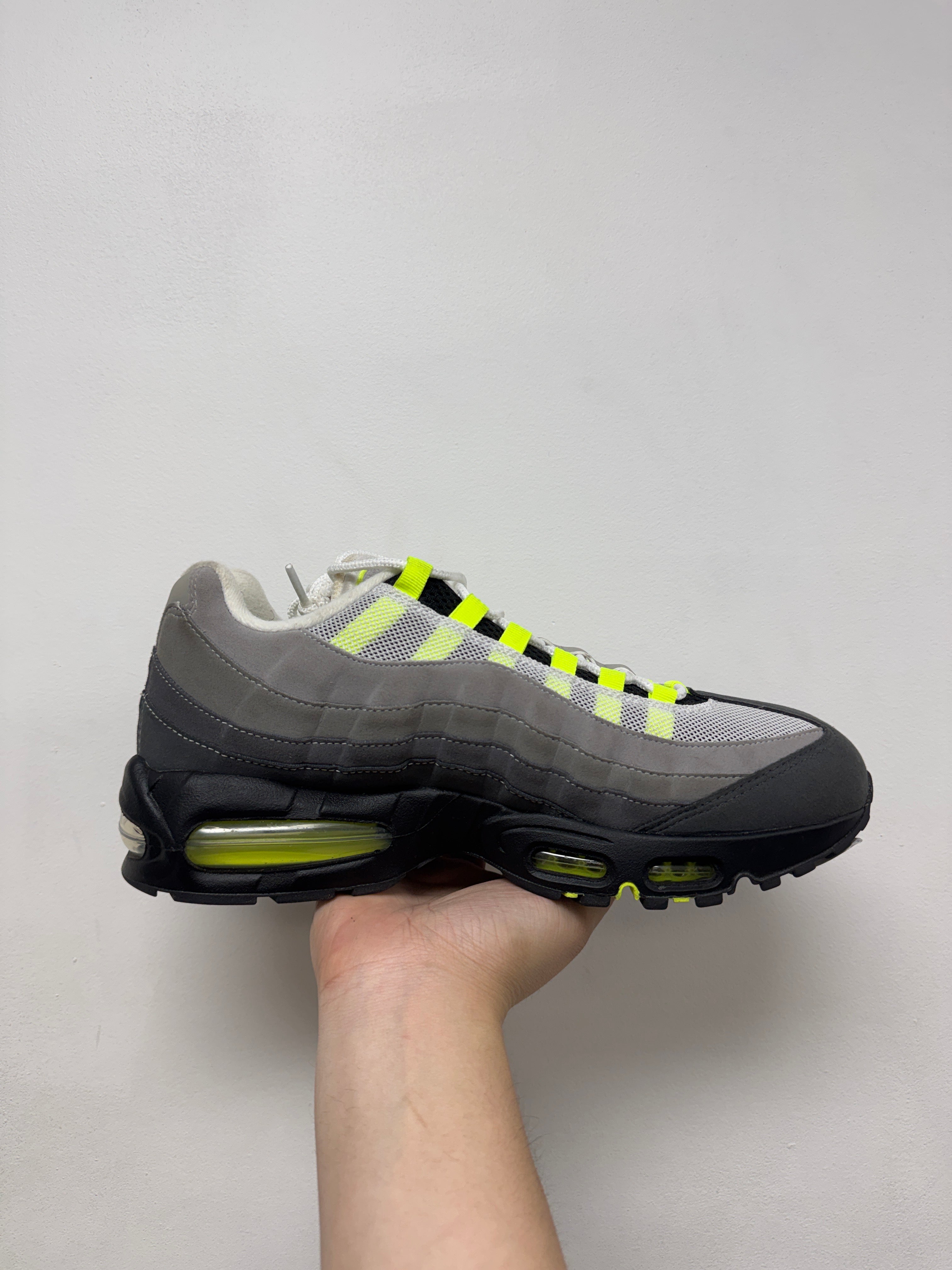 Nike AM95 Neon Sneakers