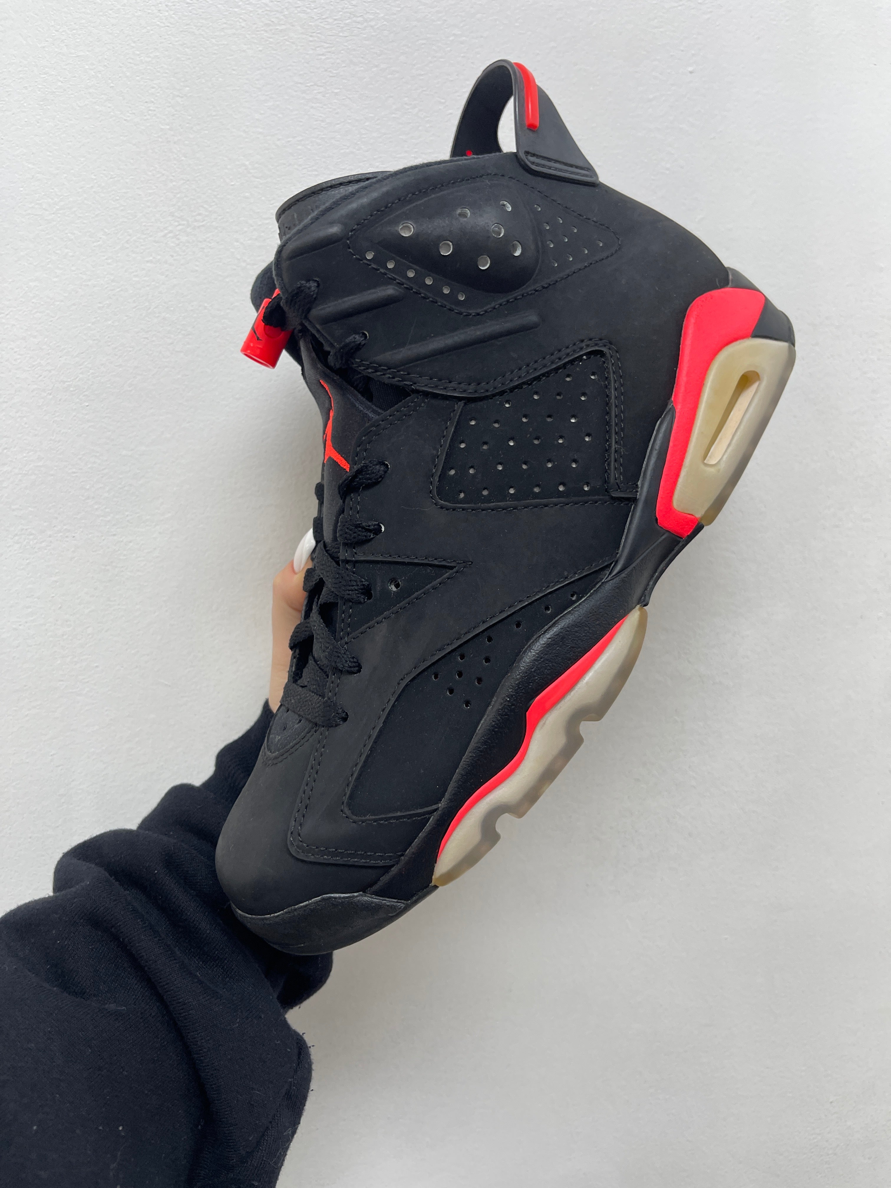 Jordan 6 Infrared Sneaker