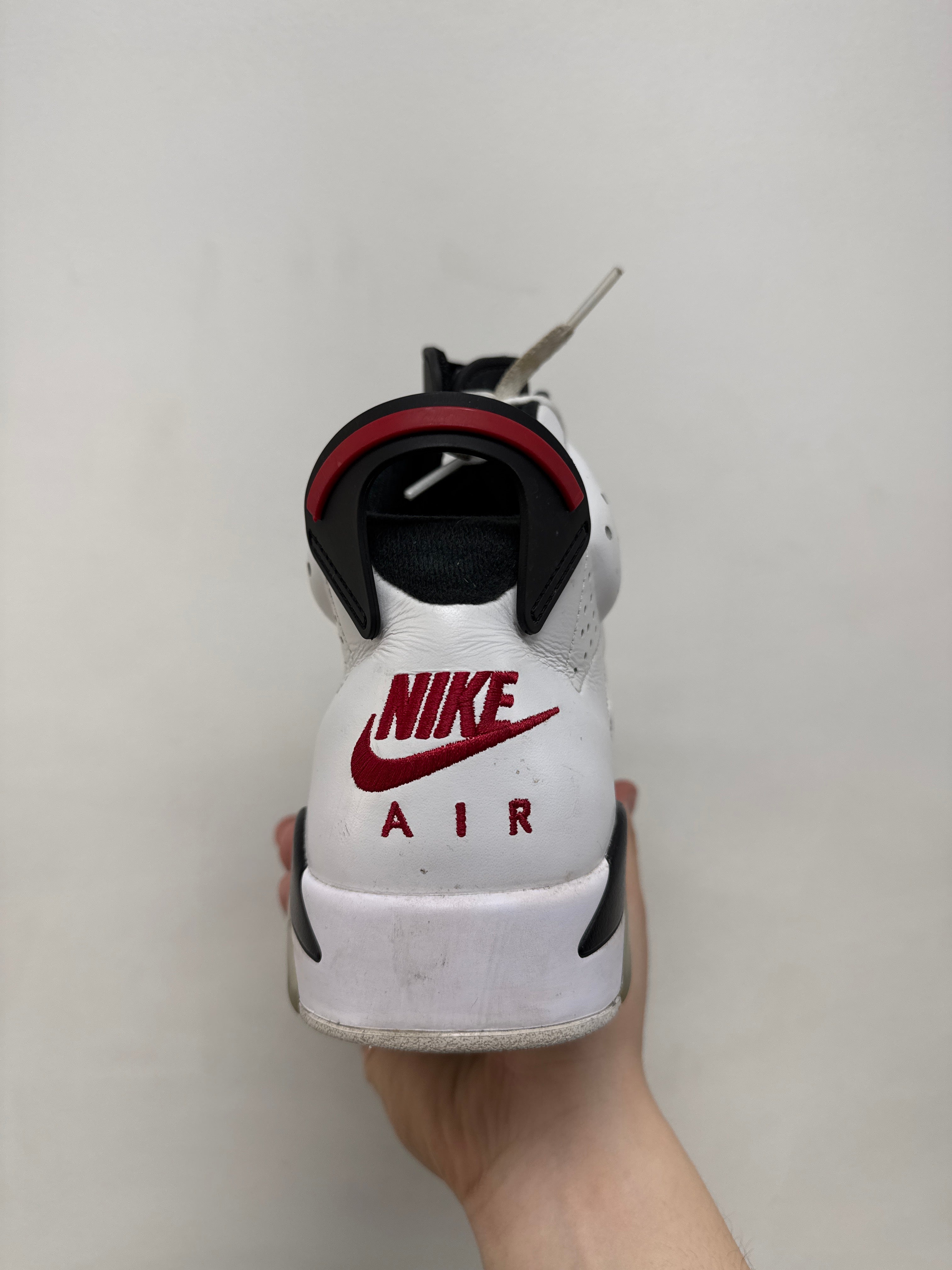 Jordan 6 Carmine Sneakers