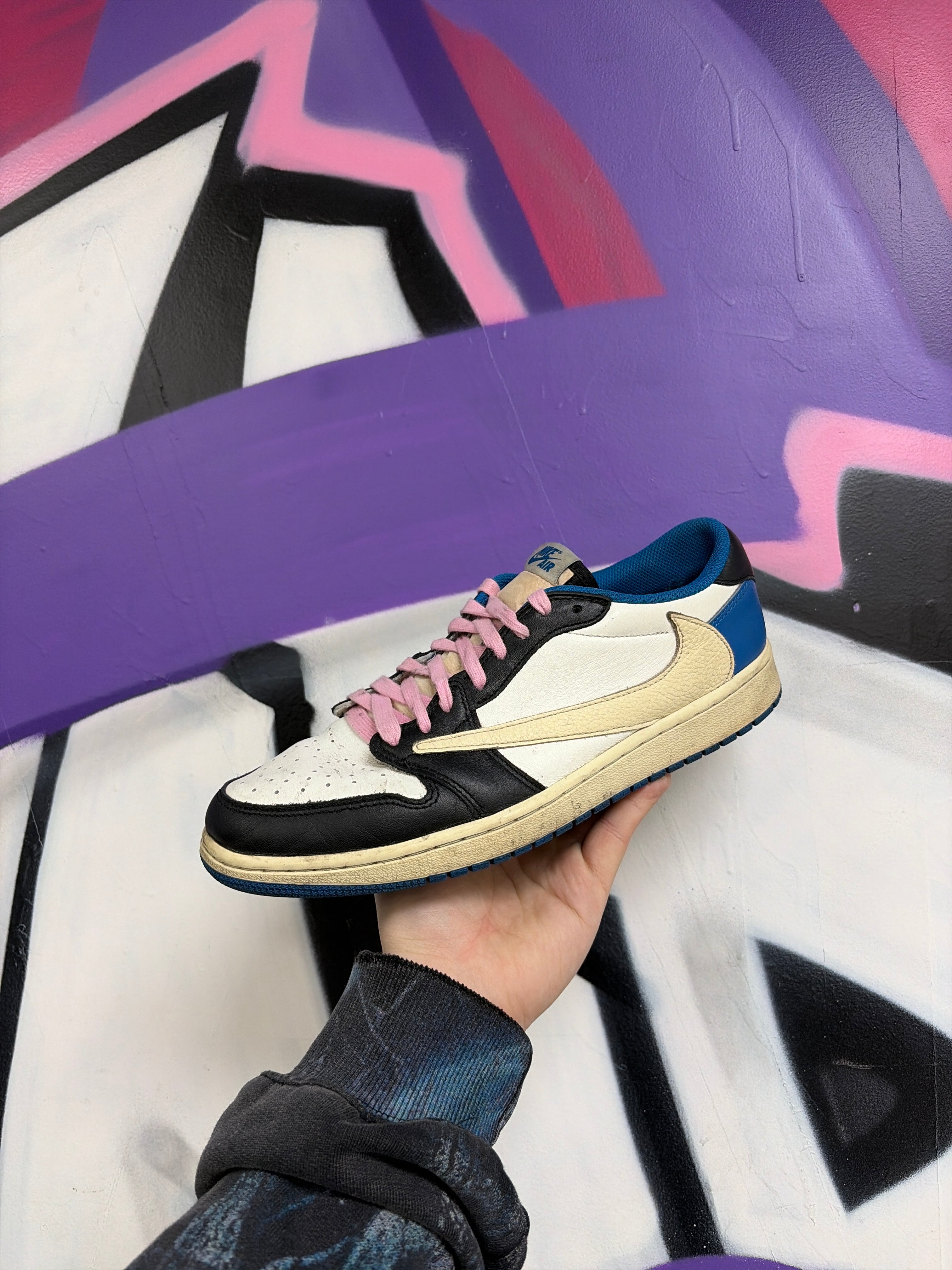 Jordan 1 Low Travis Scott Fragment Sneakers