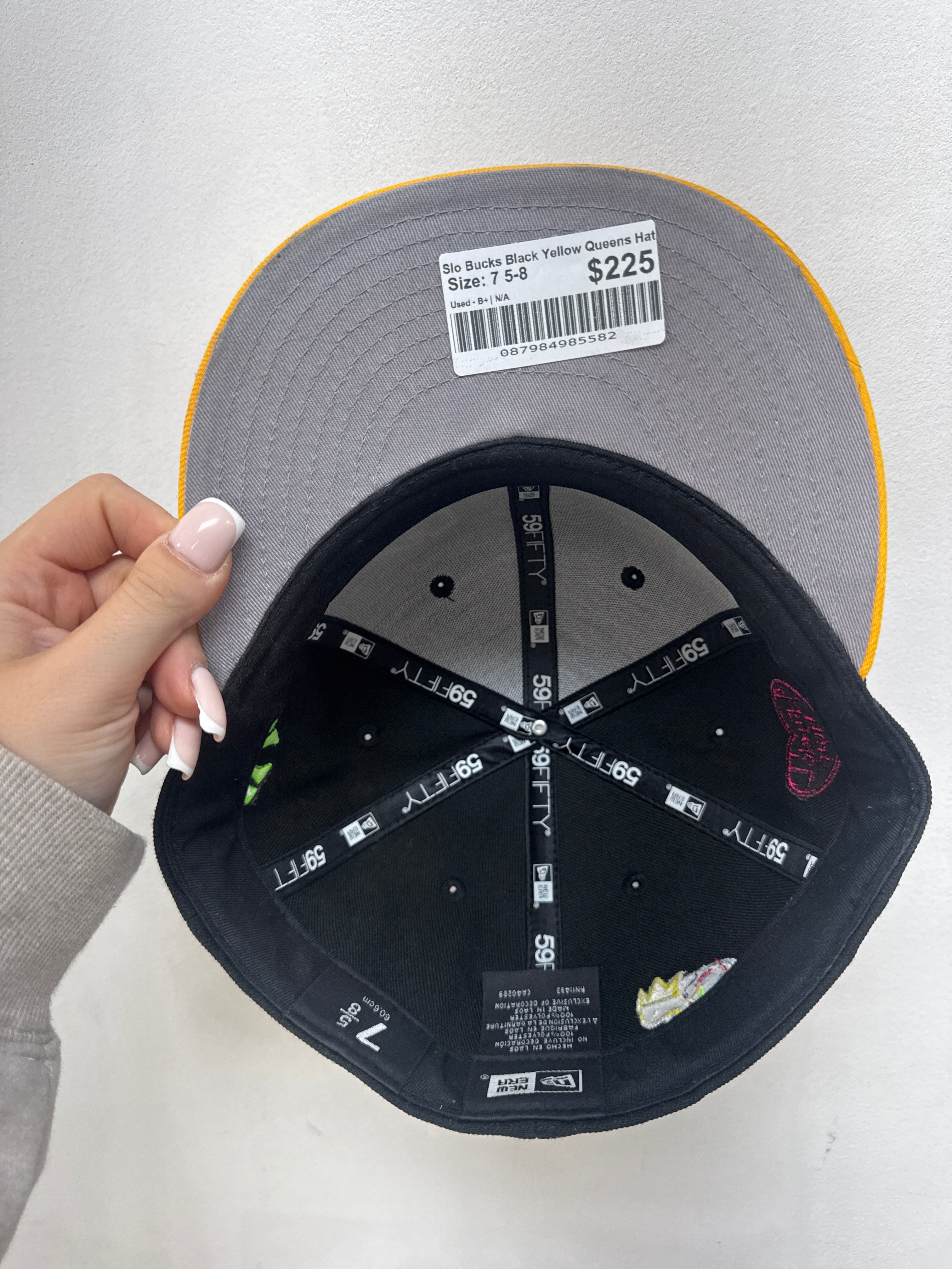 Slo Bucks Black Yellow Queens Hat