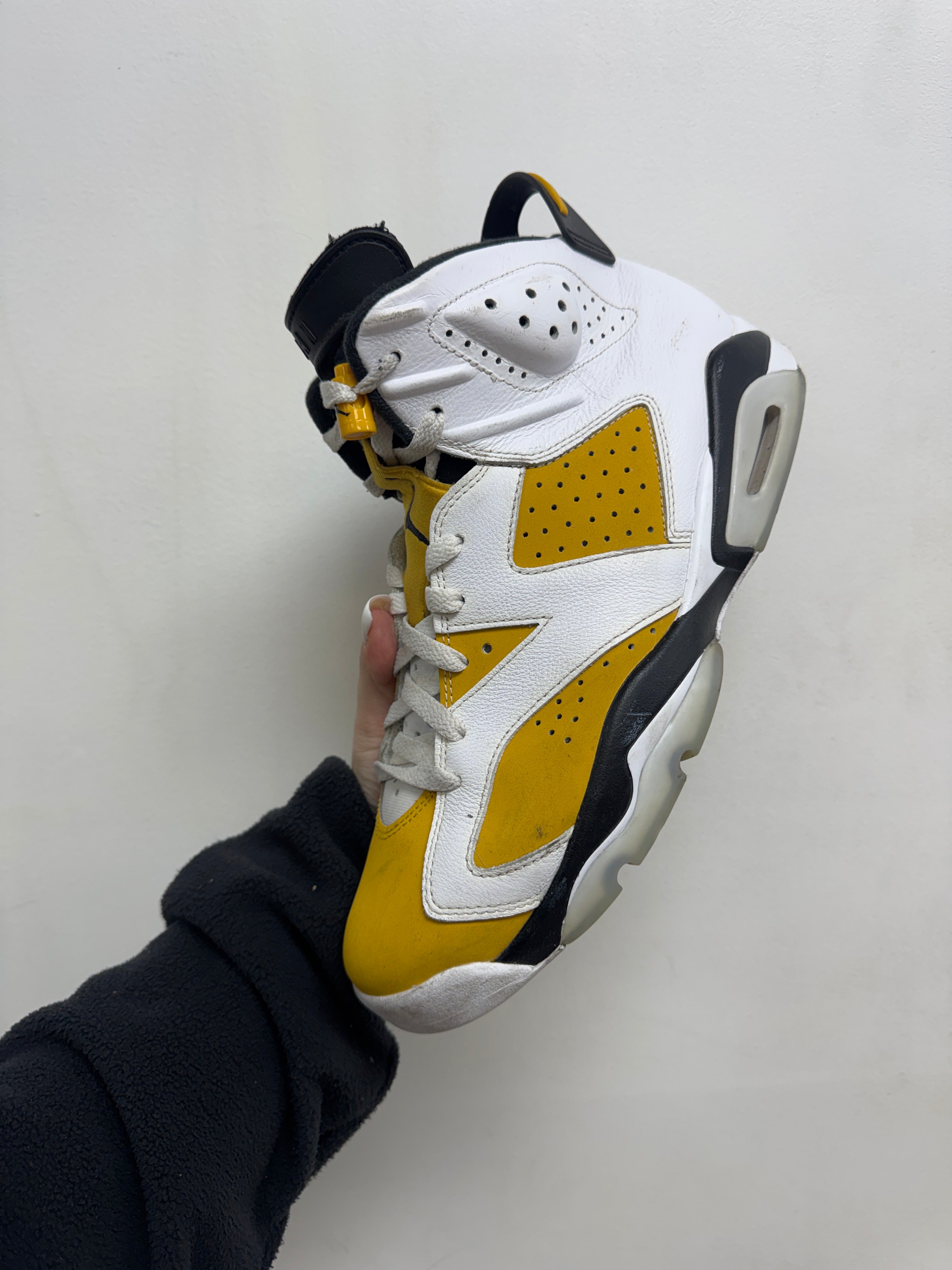 Jordan 6 Yellow Ochre Sneakers