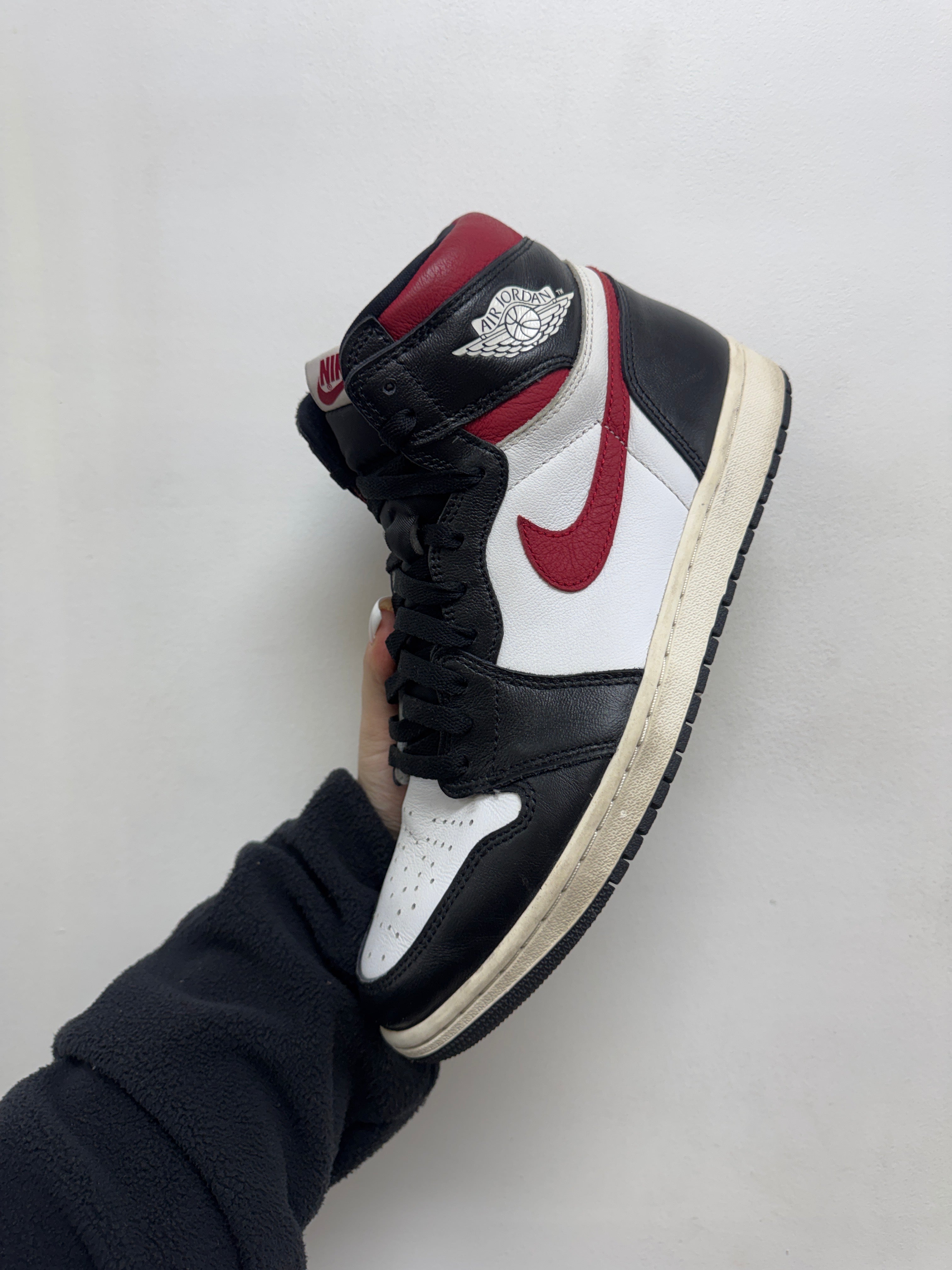 Jordan 1 Gym Red Sneakers