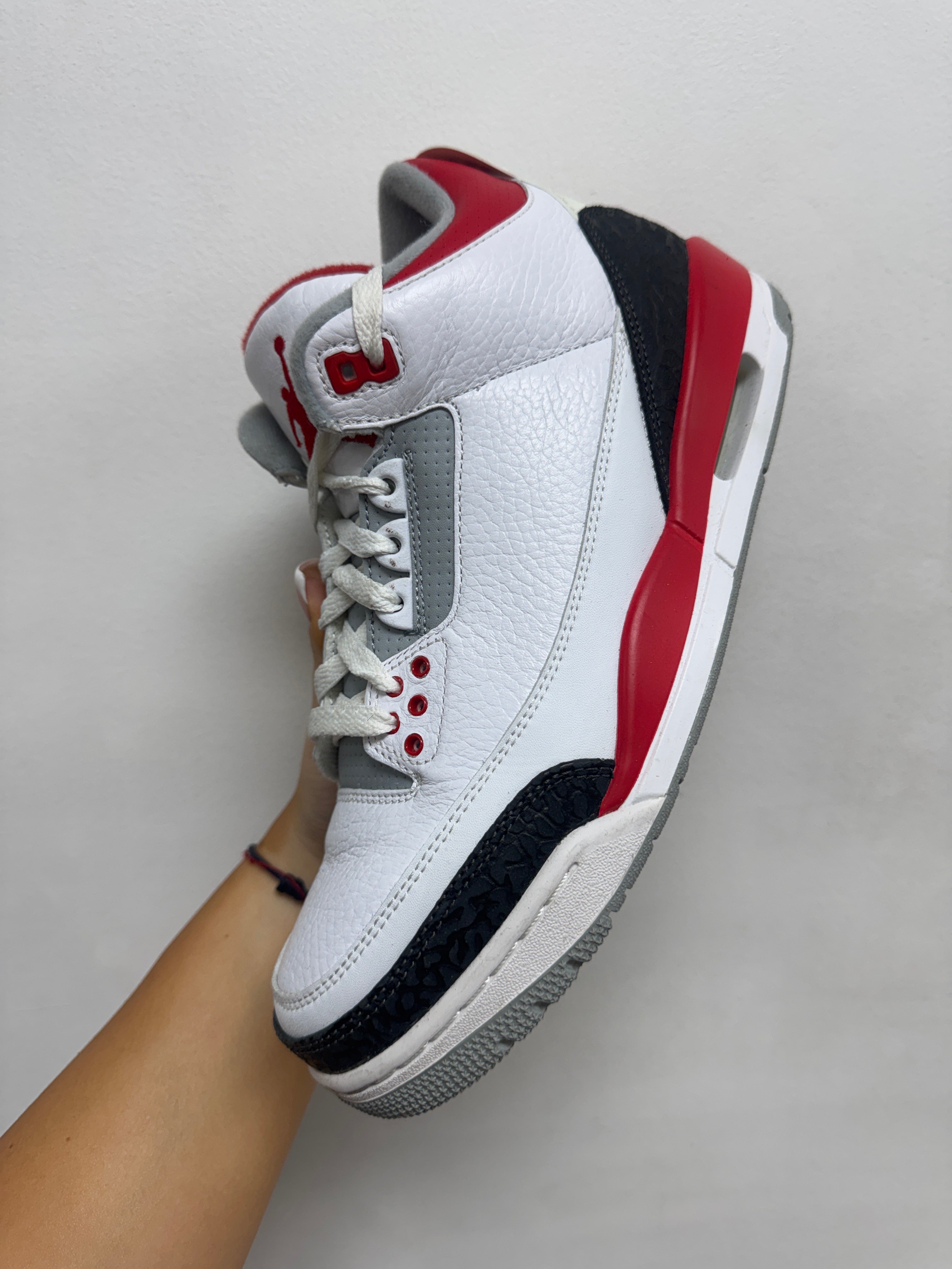 Jordan 3 Fire Red (2013) Sneakers