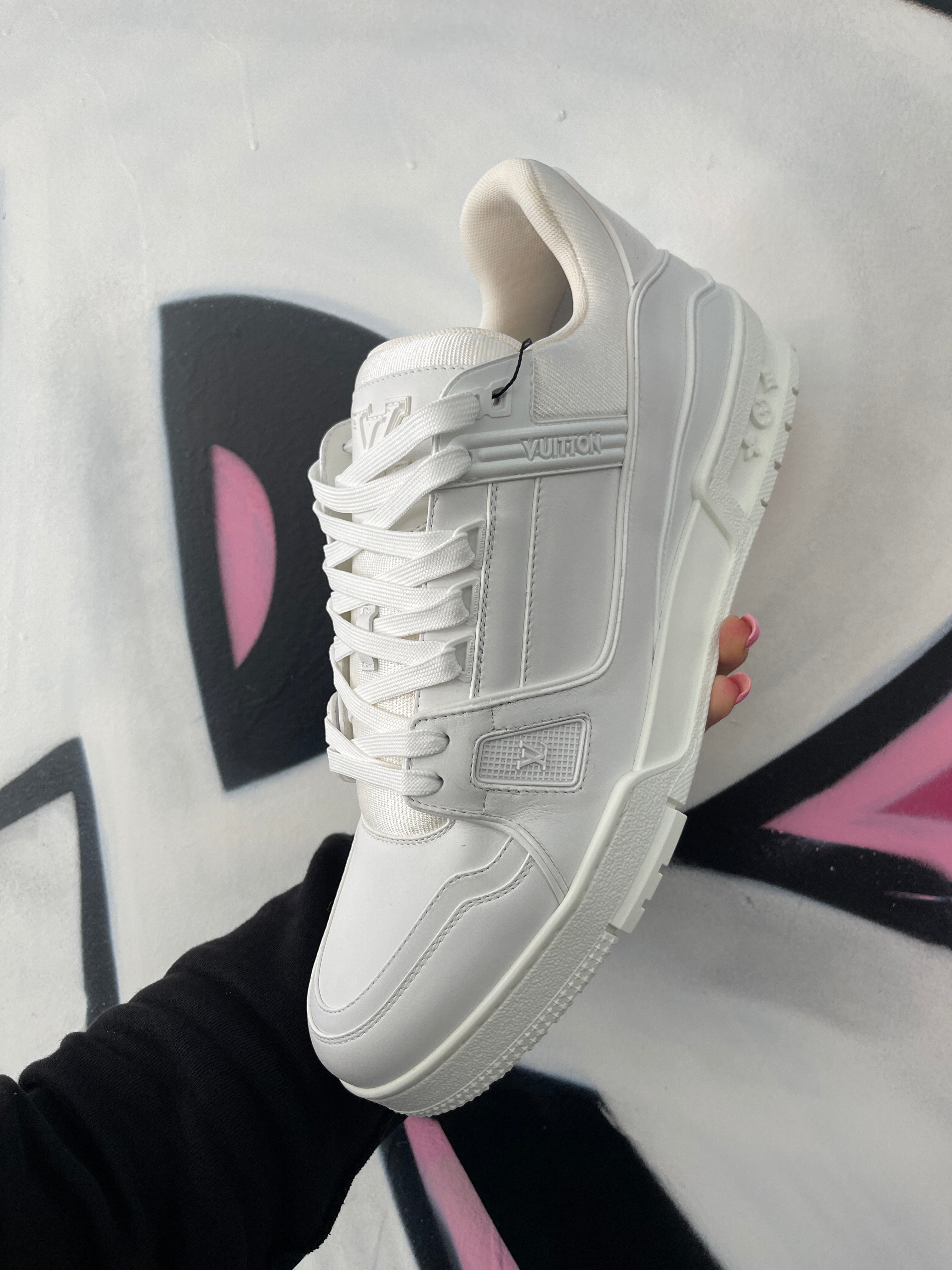 LV Trainer White New With Box