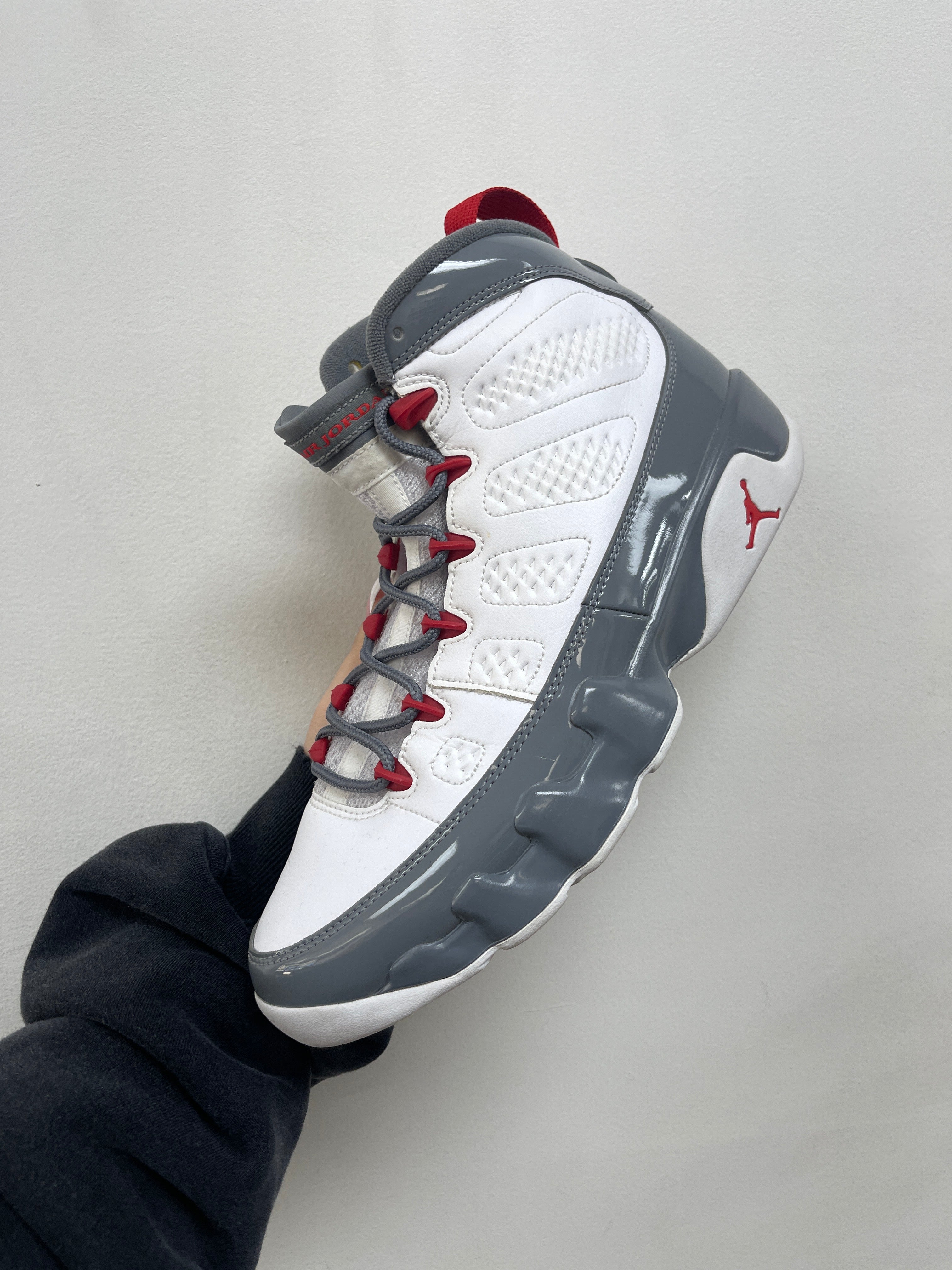 Jordan 9 Fire Red Sneakers