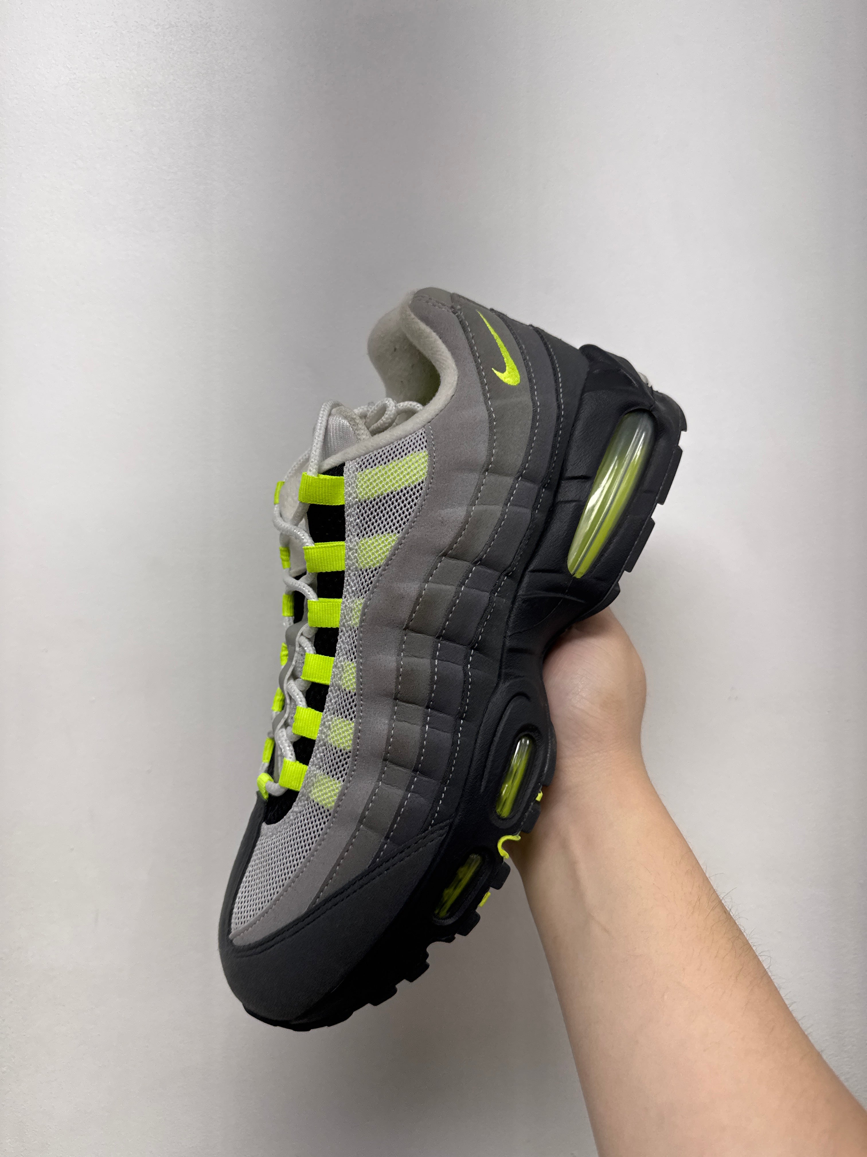 Nike AM95 Neon Sneakers