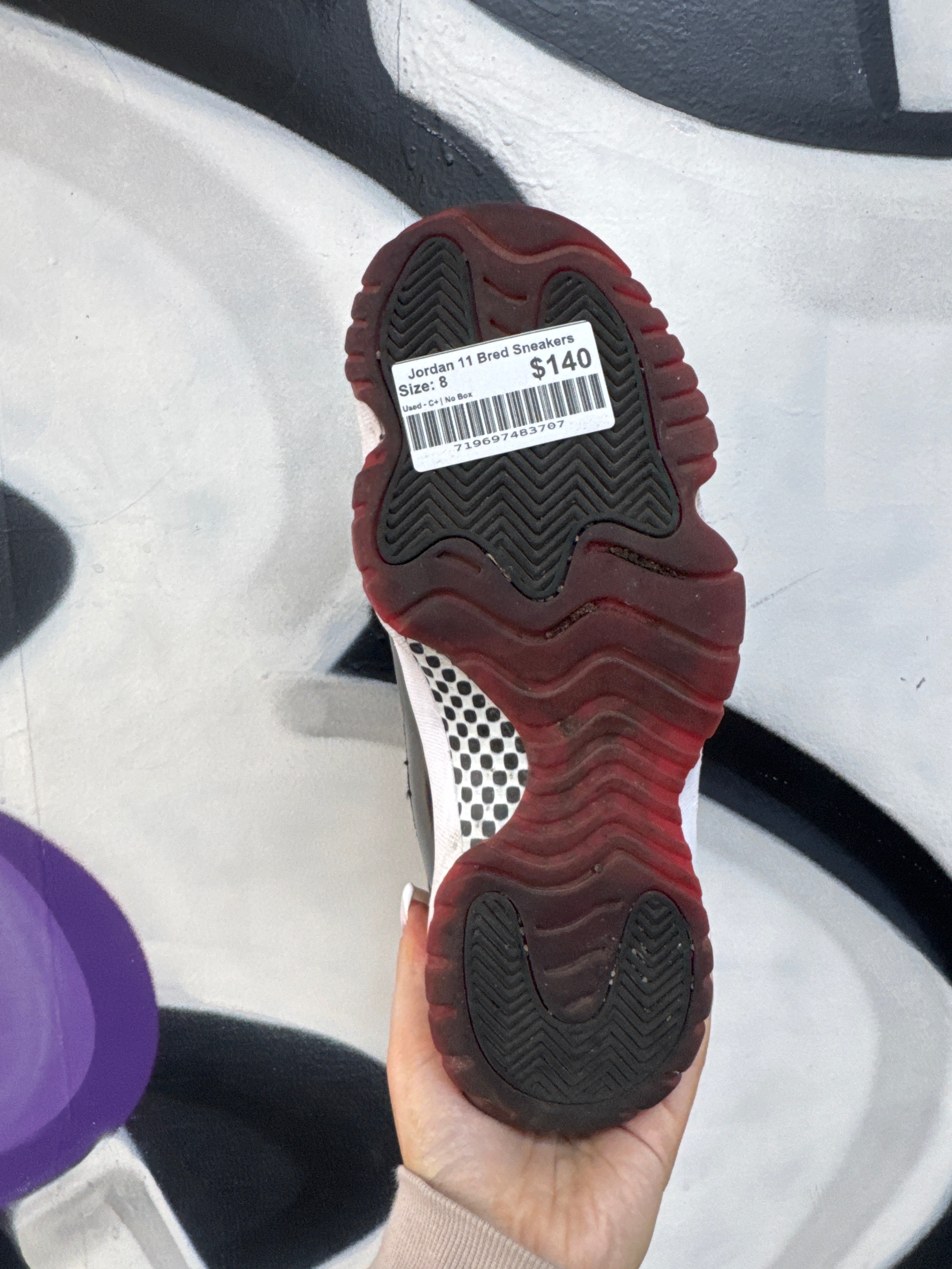 Jordan 11 Bred Sneakers