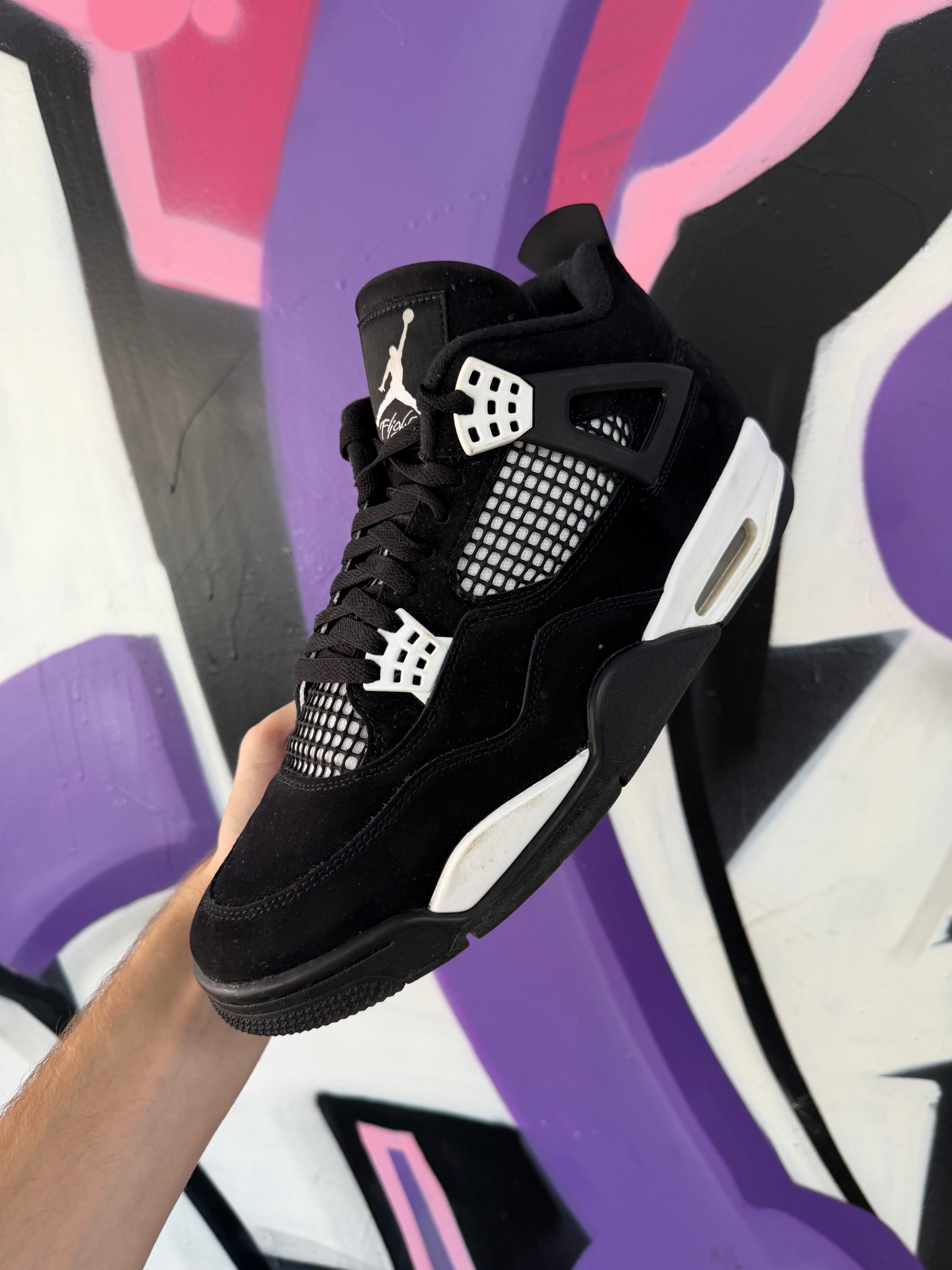 Jordan 4 White Thunder Sneakers