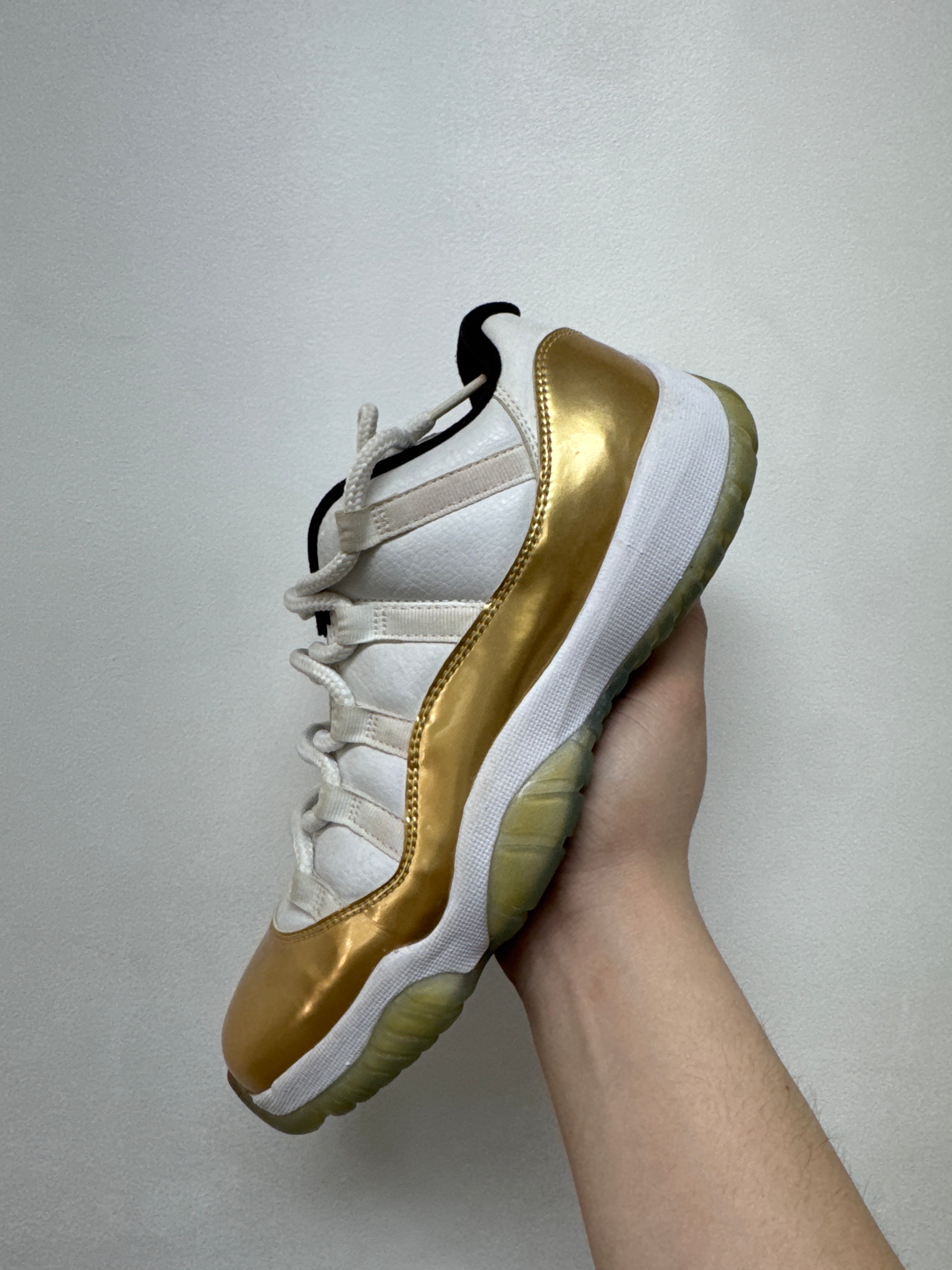 Jordan 11 Low Opening Sneakers